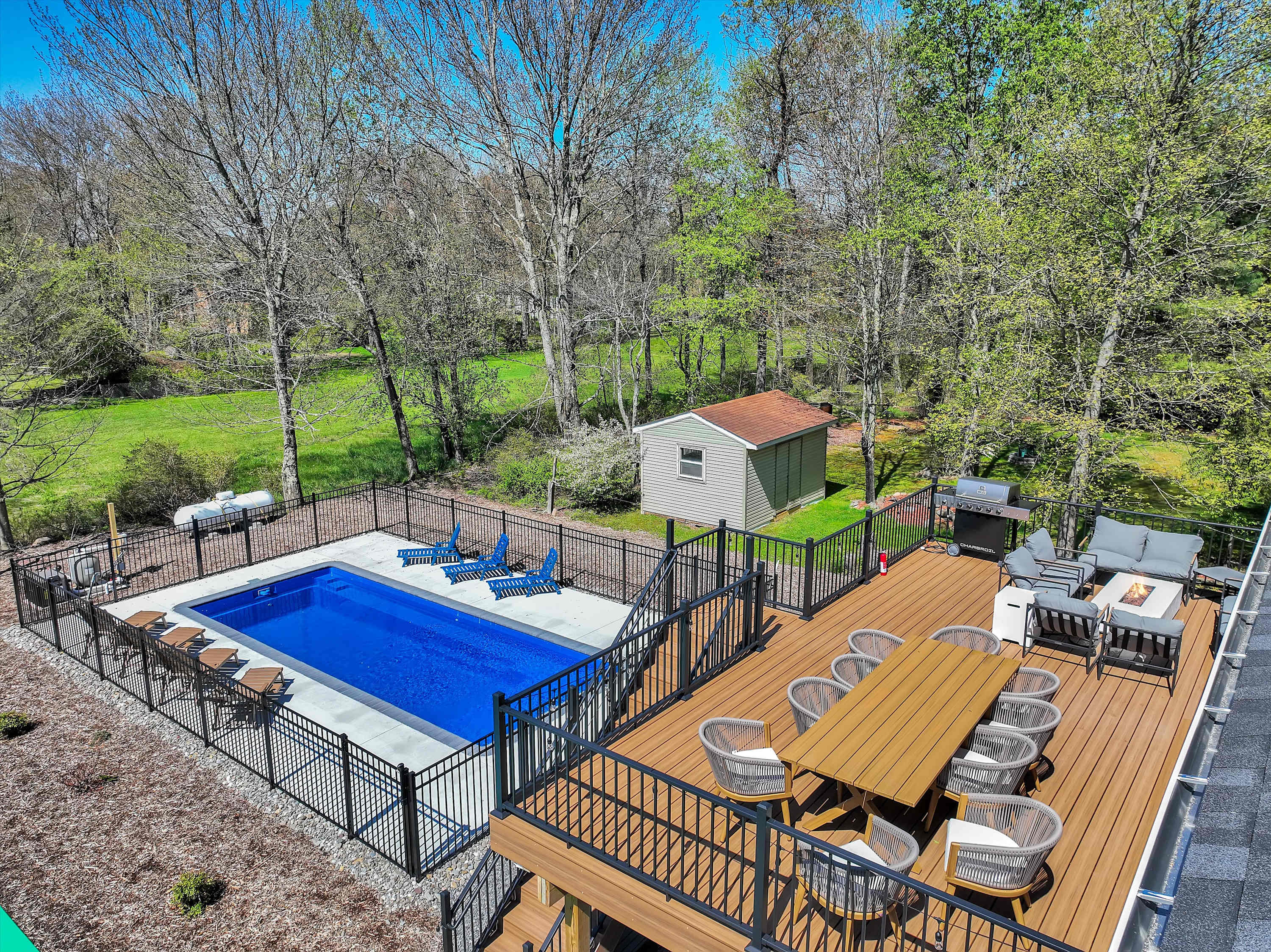 ELK COVE - Modern Pocono Cabin - Pool + Pickleball