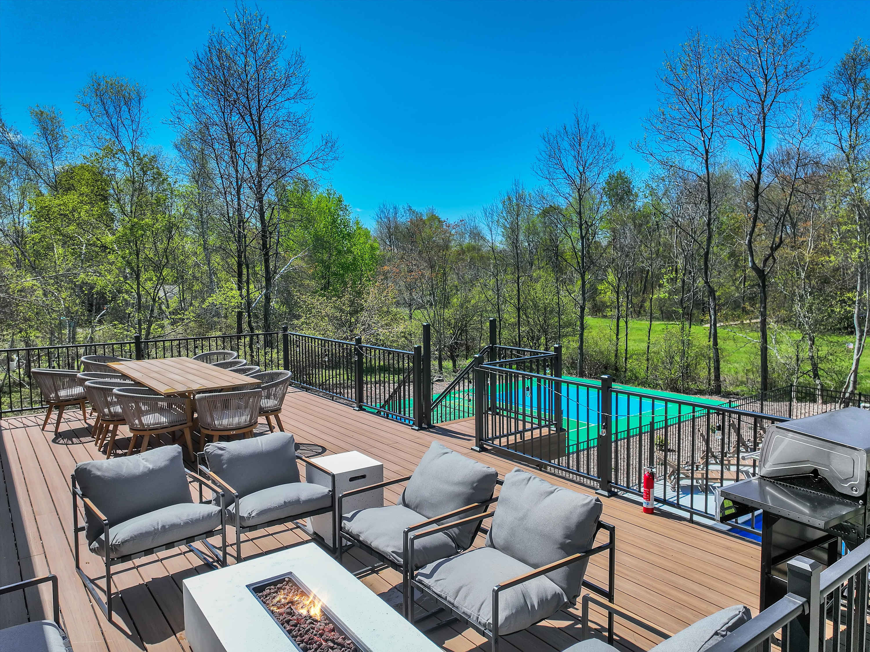 ELK COVE - Modern Pocono Cabin - Pool + Pickleball