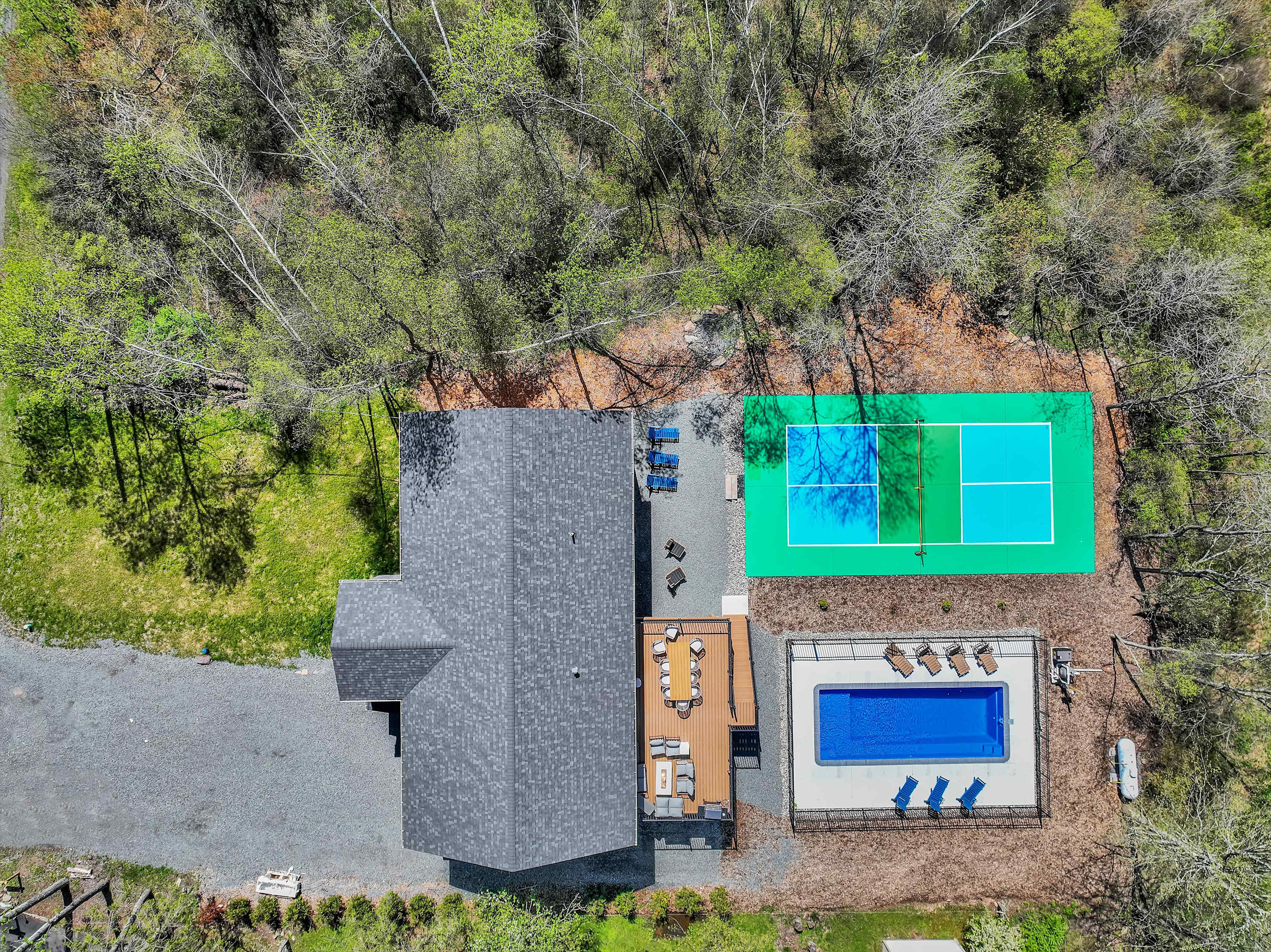 ELK COVE - Modern Pocono Cabin - Pool + Pickleball