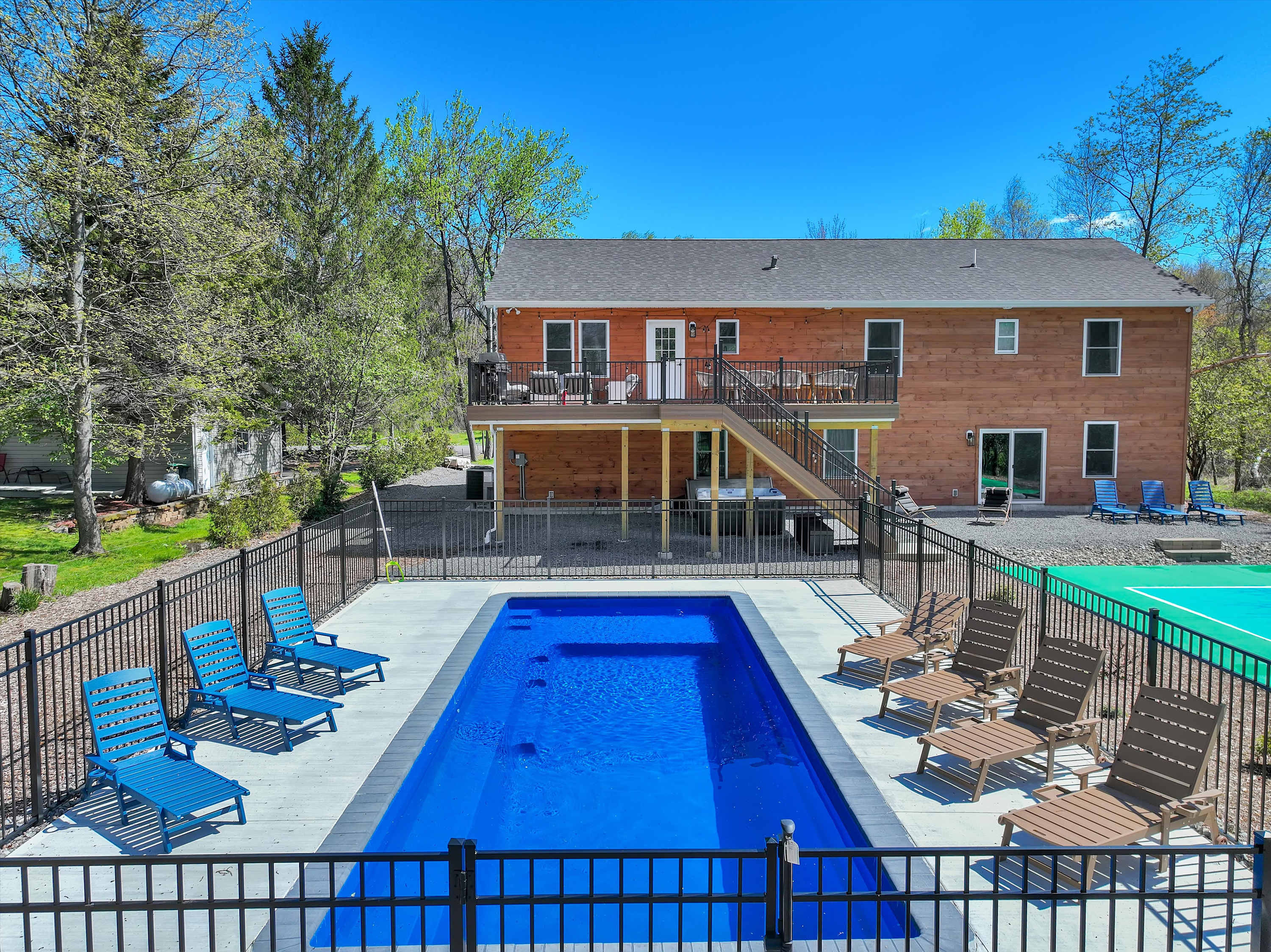 ELK COVE - Modern Pocono Cabin - Pool + Pickleball