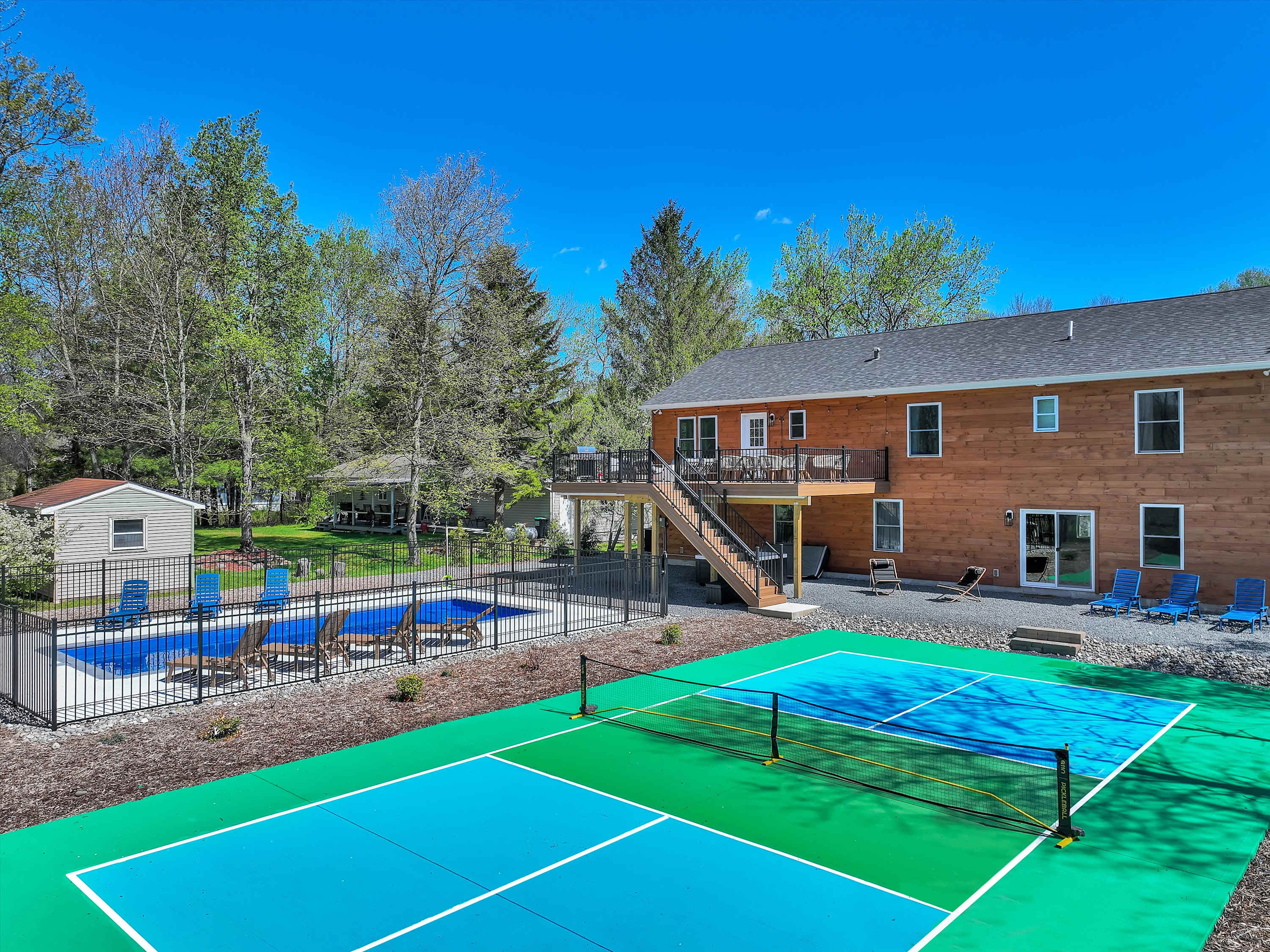 ELK COVE - Modern Pocono Cabin - Pool + Pickleball