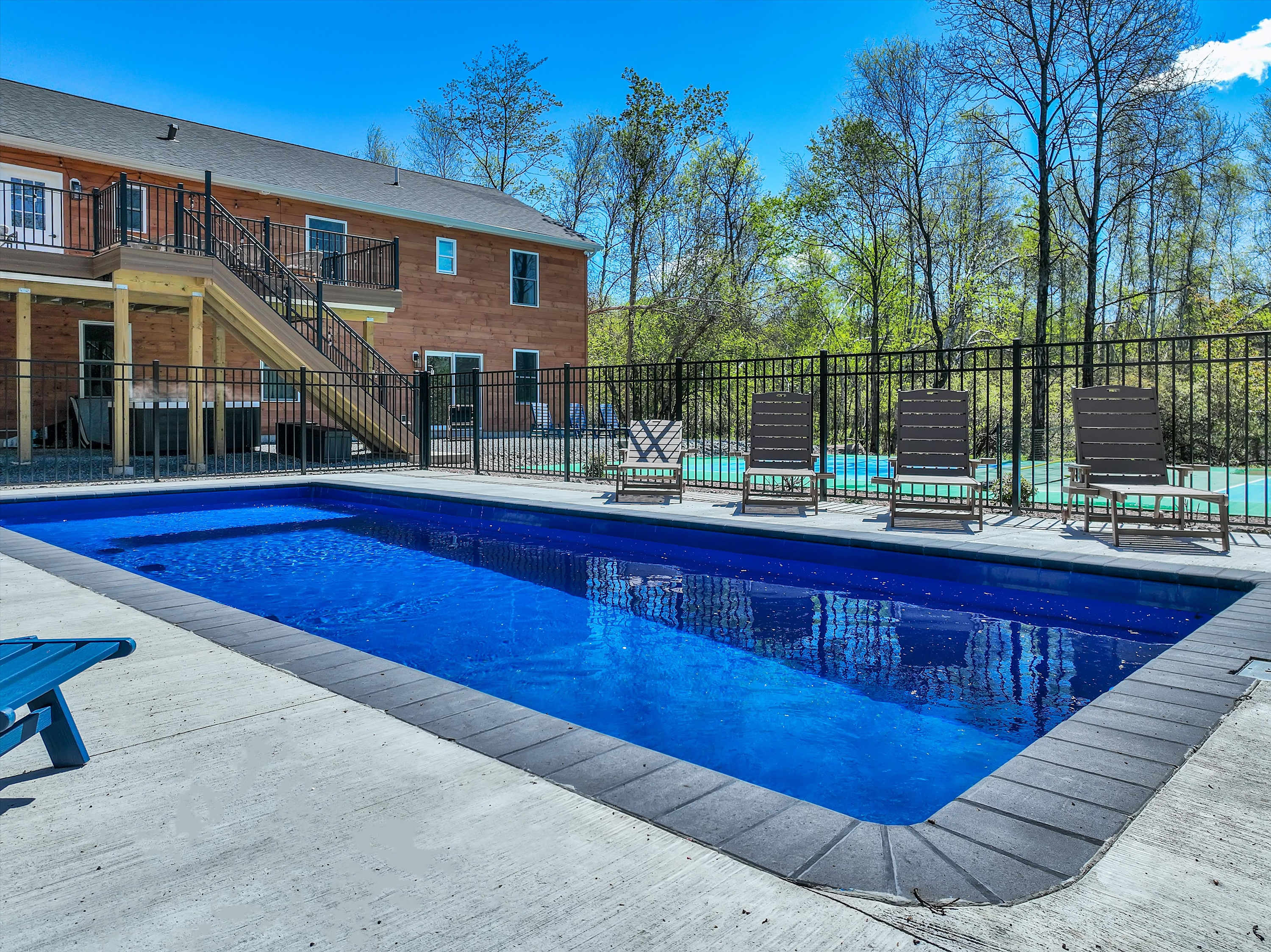 ELK COVE - Modern Pocono Cabin - Pool + Pickleball