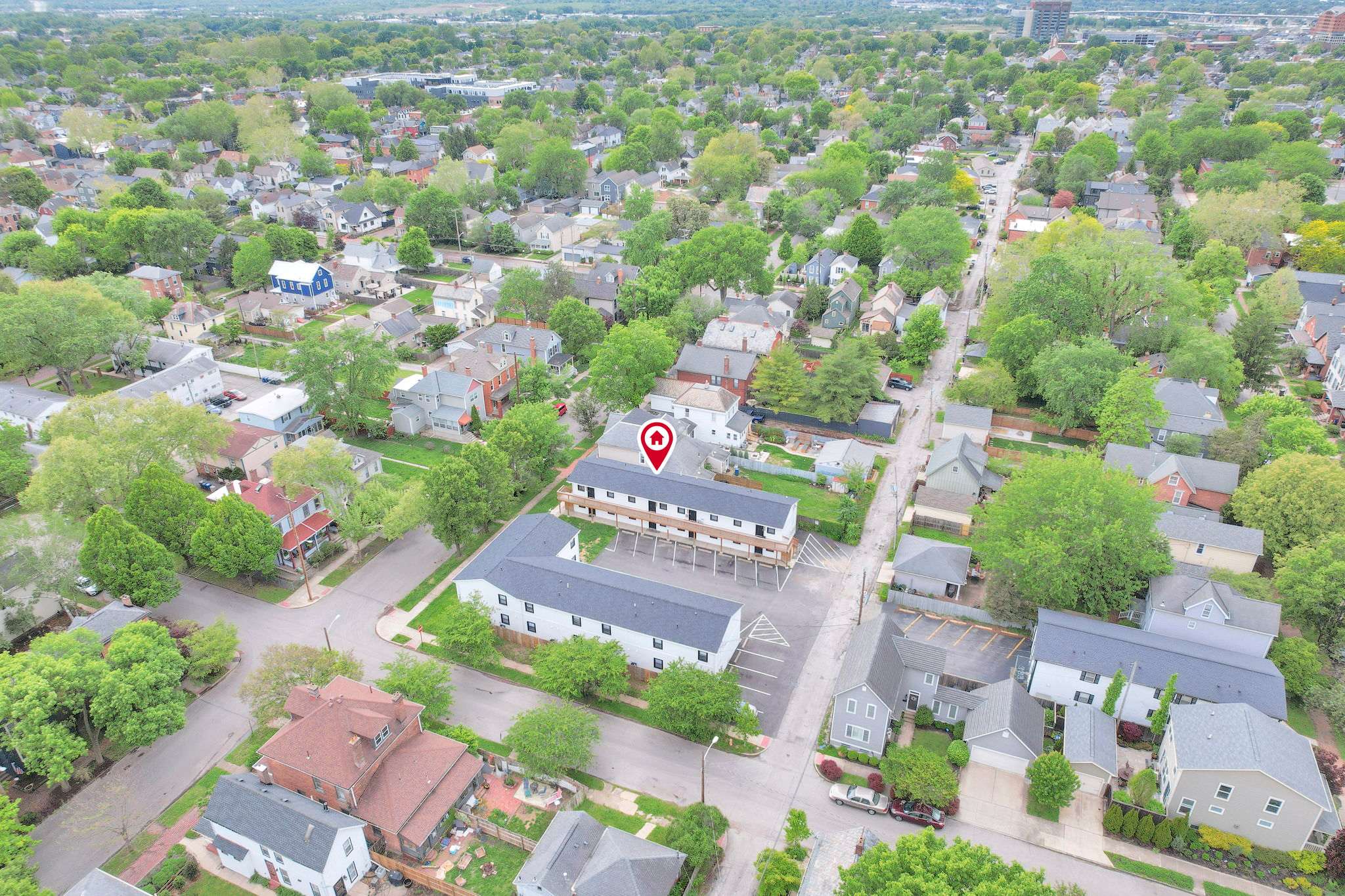 Cozy German Village Retreat | Parking| Laundry