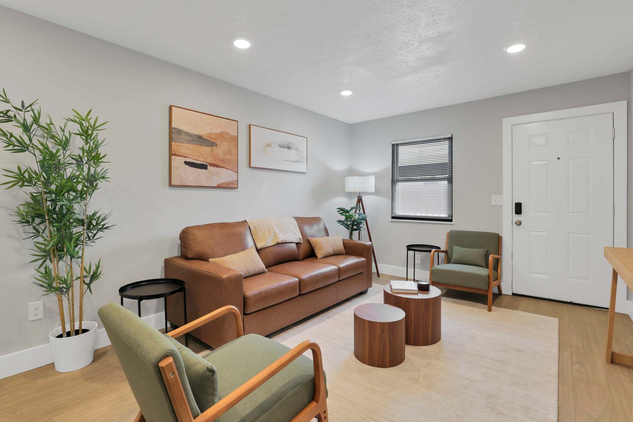 Cozy German Village Retreat | Parking| Laundry