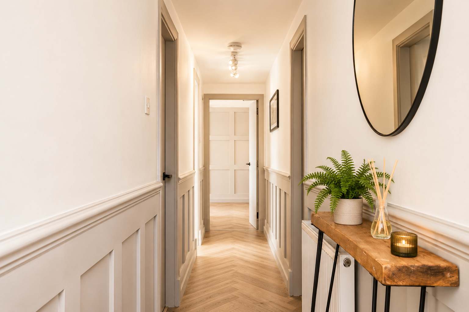 Nr Gala Water walks & countryside trails -WiFi-5BR in Union Street TD1 1PG - Property image 8 - VivreStays