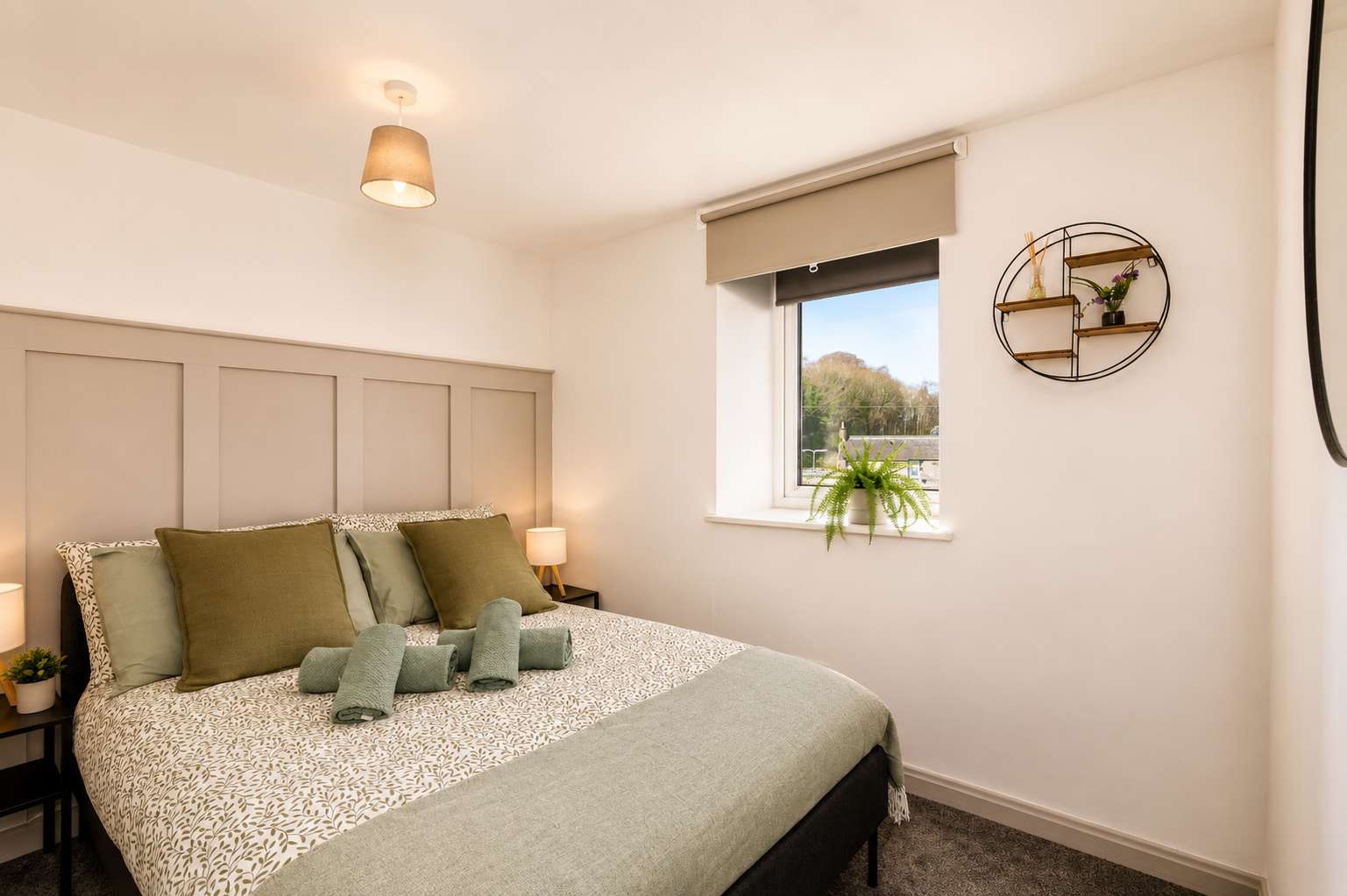 Nr Gala Water walks & countryside trails -WiFi-5BR in Union Street TD1 1PG - Property image 11 - VivreStays