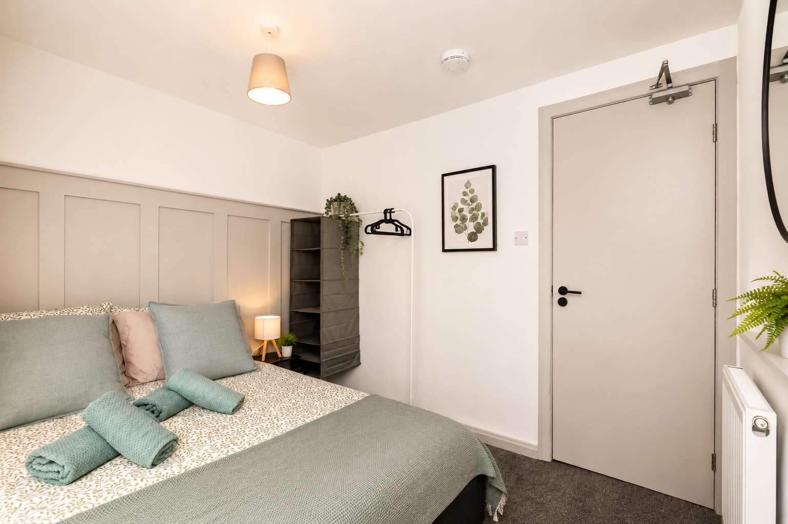 Nr Gala Water walks & countryside trails -WiFi-5BR in Union Street TD1 1PG - Property image 13 - VivreStays