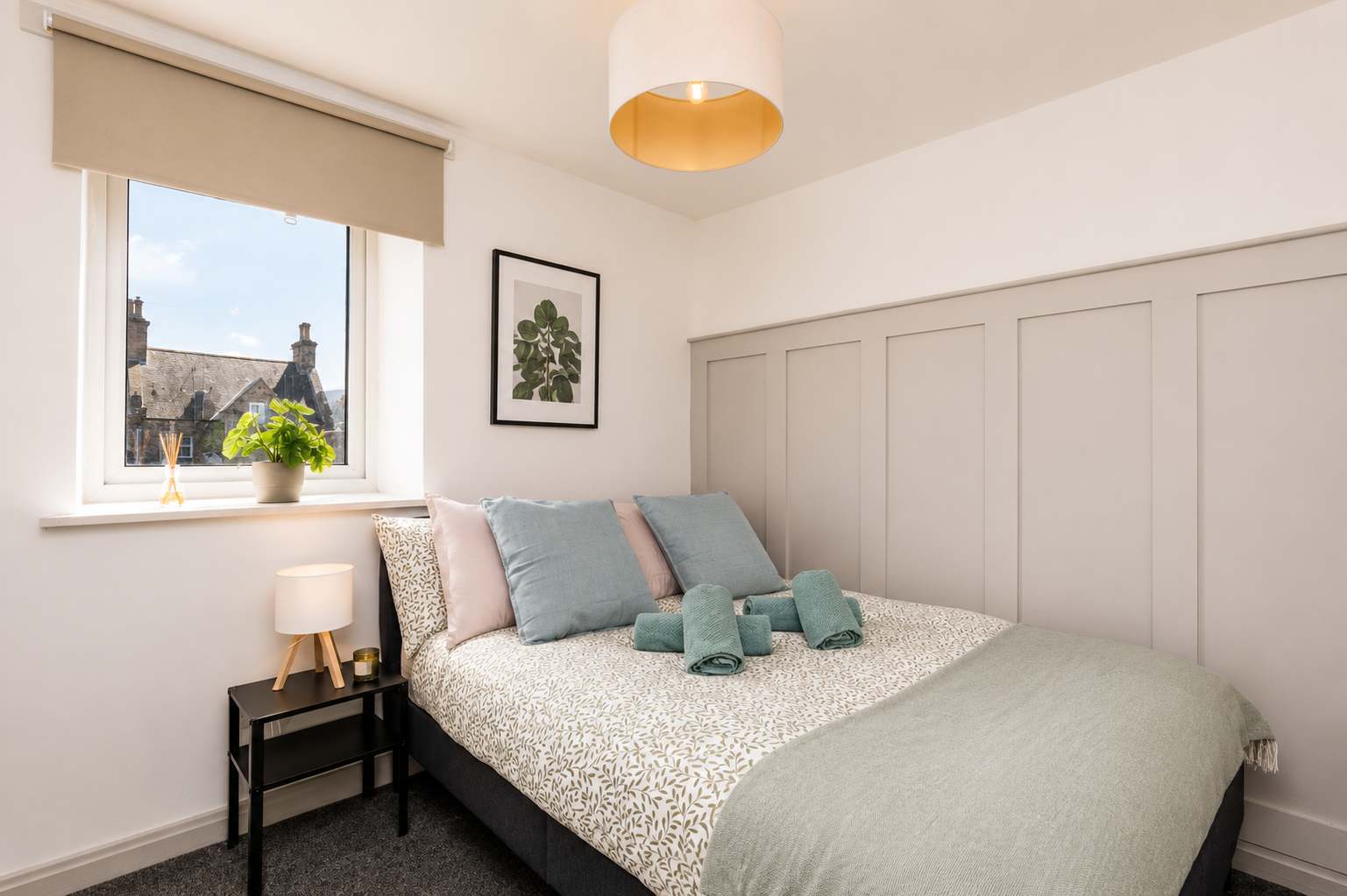 Nr Gala Water walks & countryside trails -WiFi-5BR in Union Street TD1 1PG - Property image 12 - VivreStays