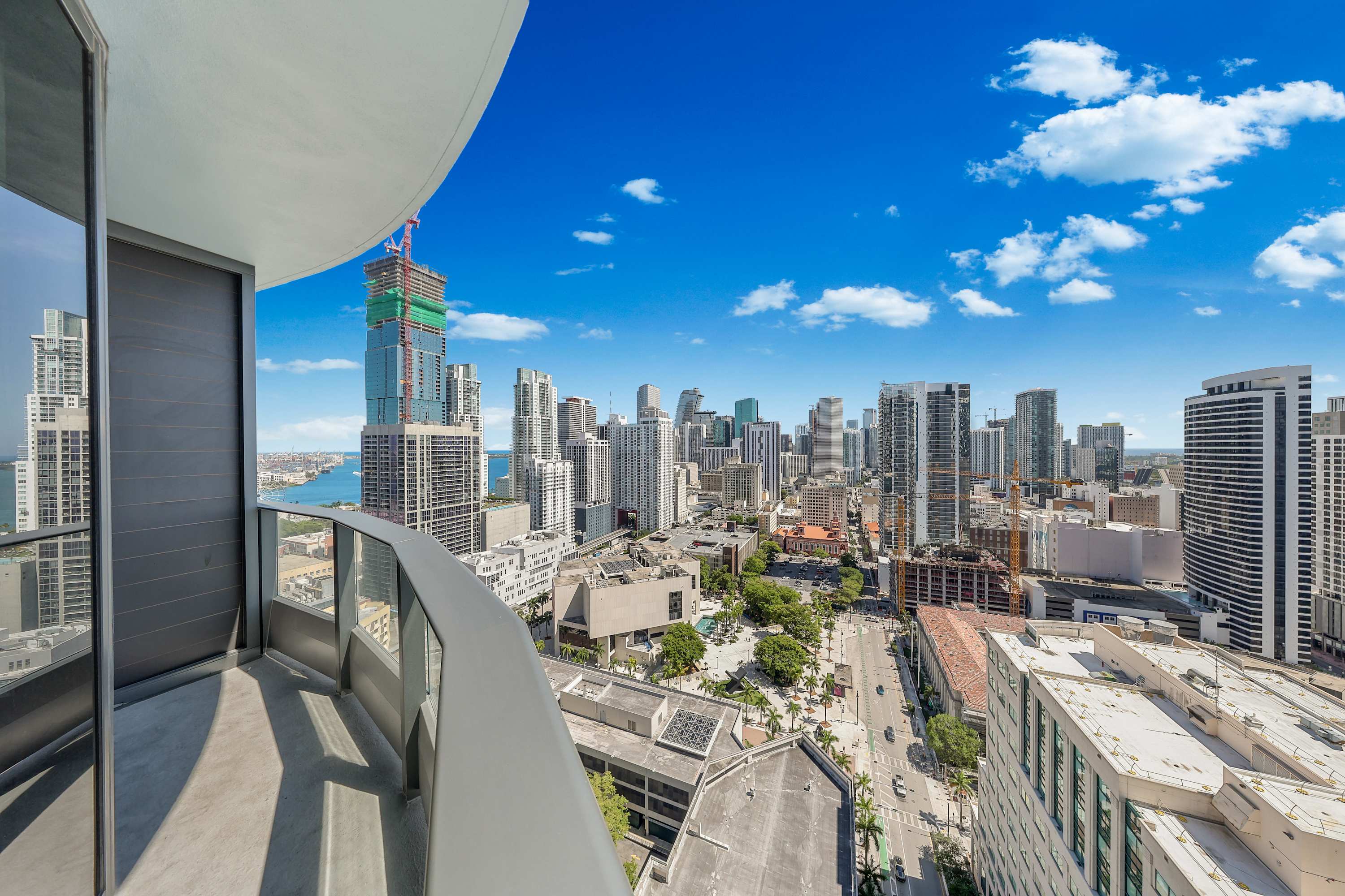 1 Mile FIFA Fan Fest | Luxury 1BR | Rooftop Pool