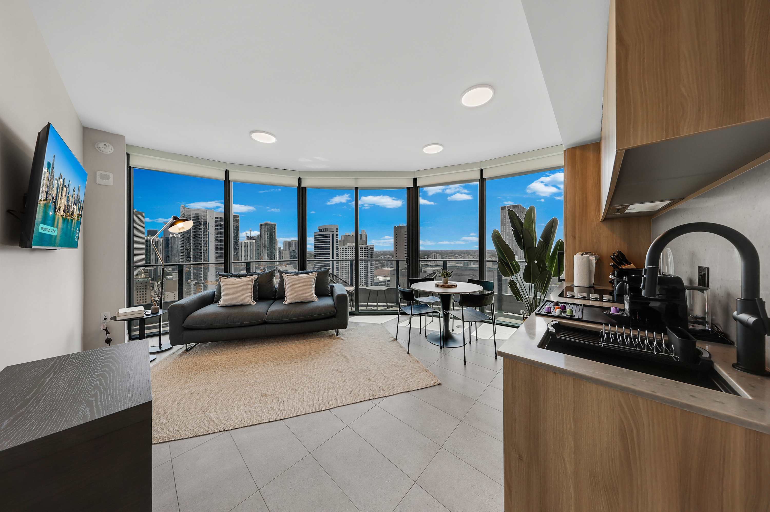 1 Mile FIFA Fan Fest | Luxury 1BR | Rooftop Pool