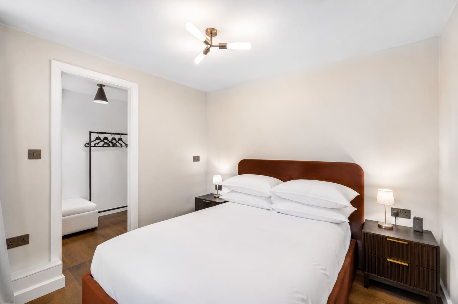 Designer Luxury Apartment Patio Brighton Seafront in Lansdowne Place BN3 1FH - Property image 6 - VivreStays