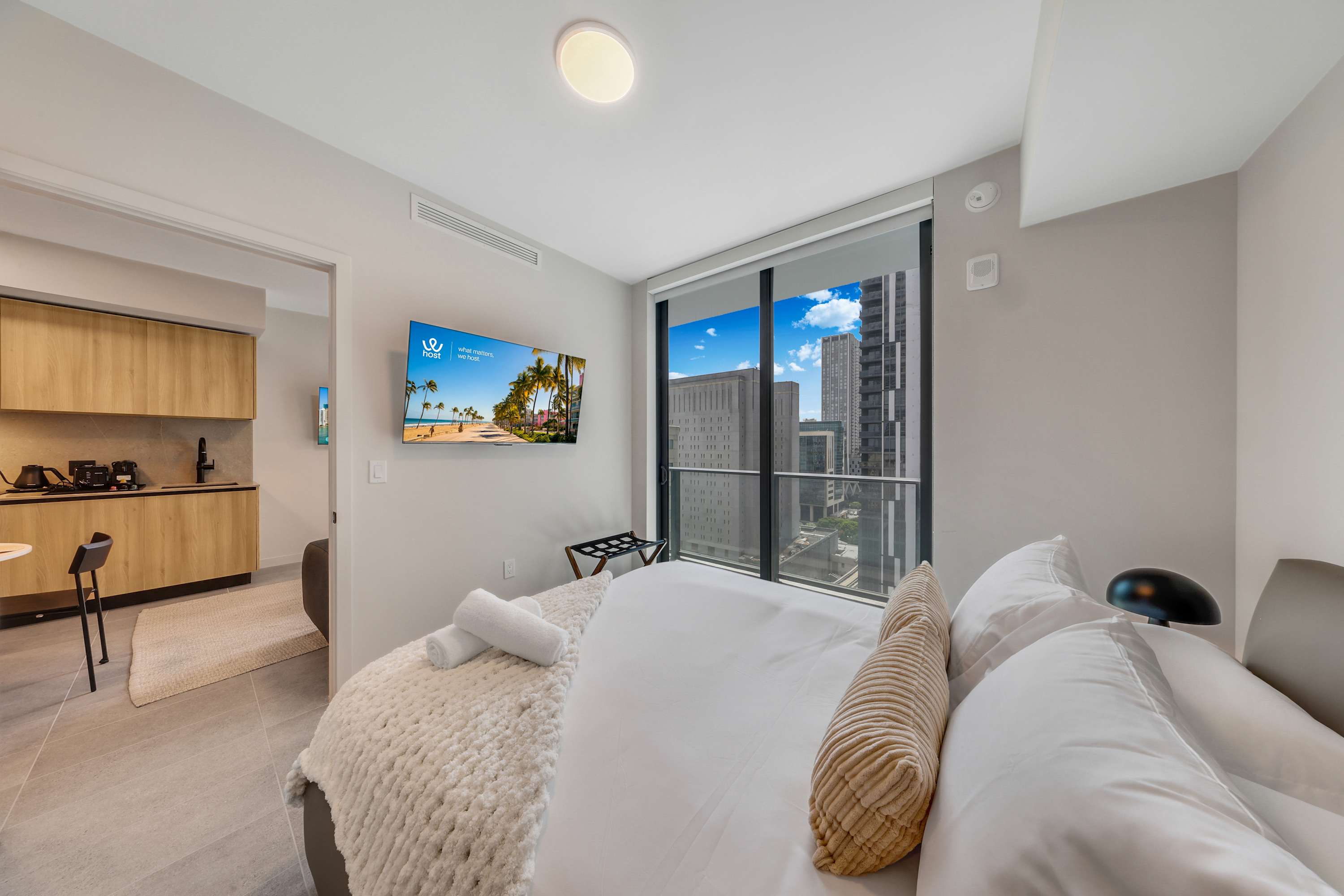 Sleek 1BR | Pool / Cinema | FIFA Fan Fest Walk