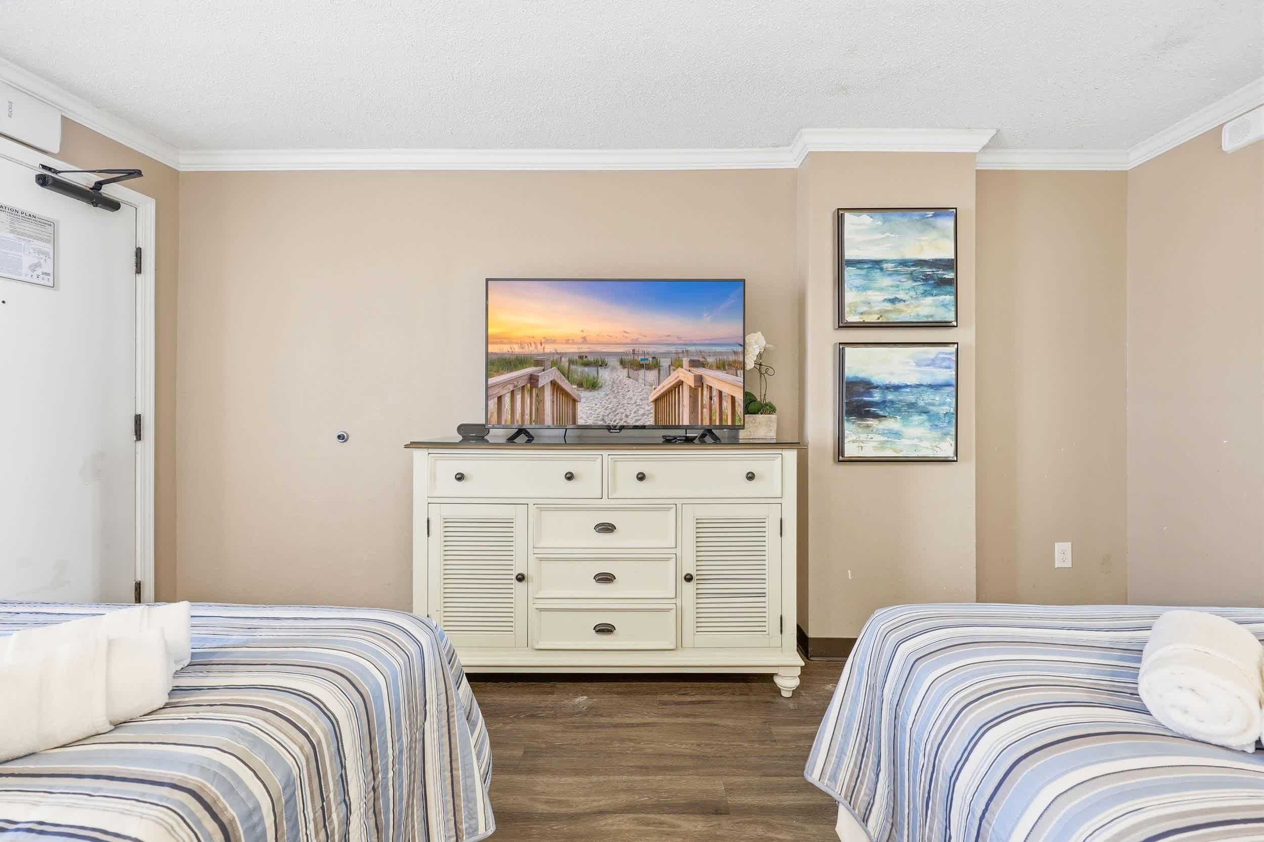 Shore Beats Working Oceanfront Resort Suite