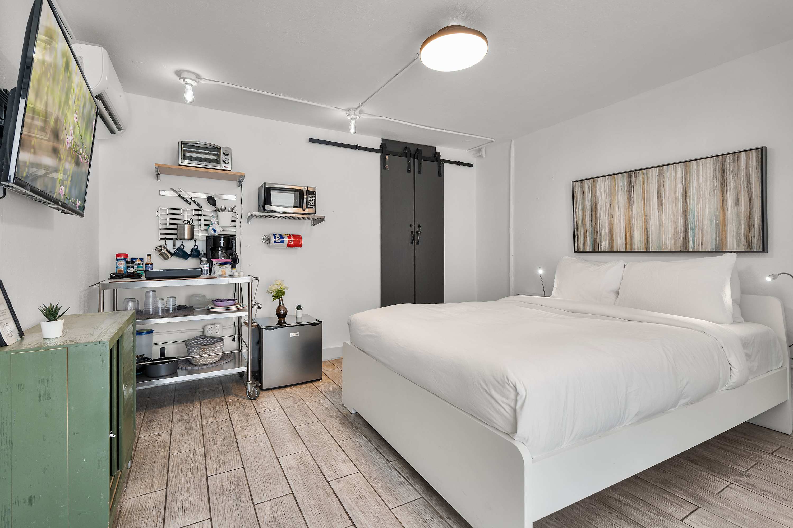 Modern Studio in Miramar | Walk to Convention Ctr