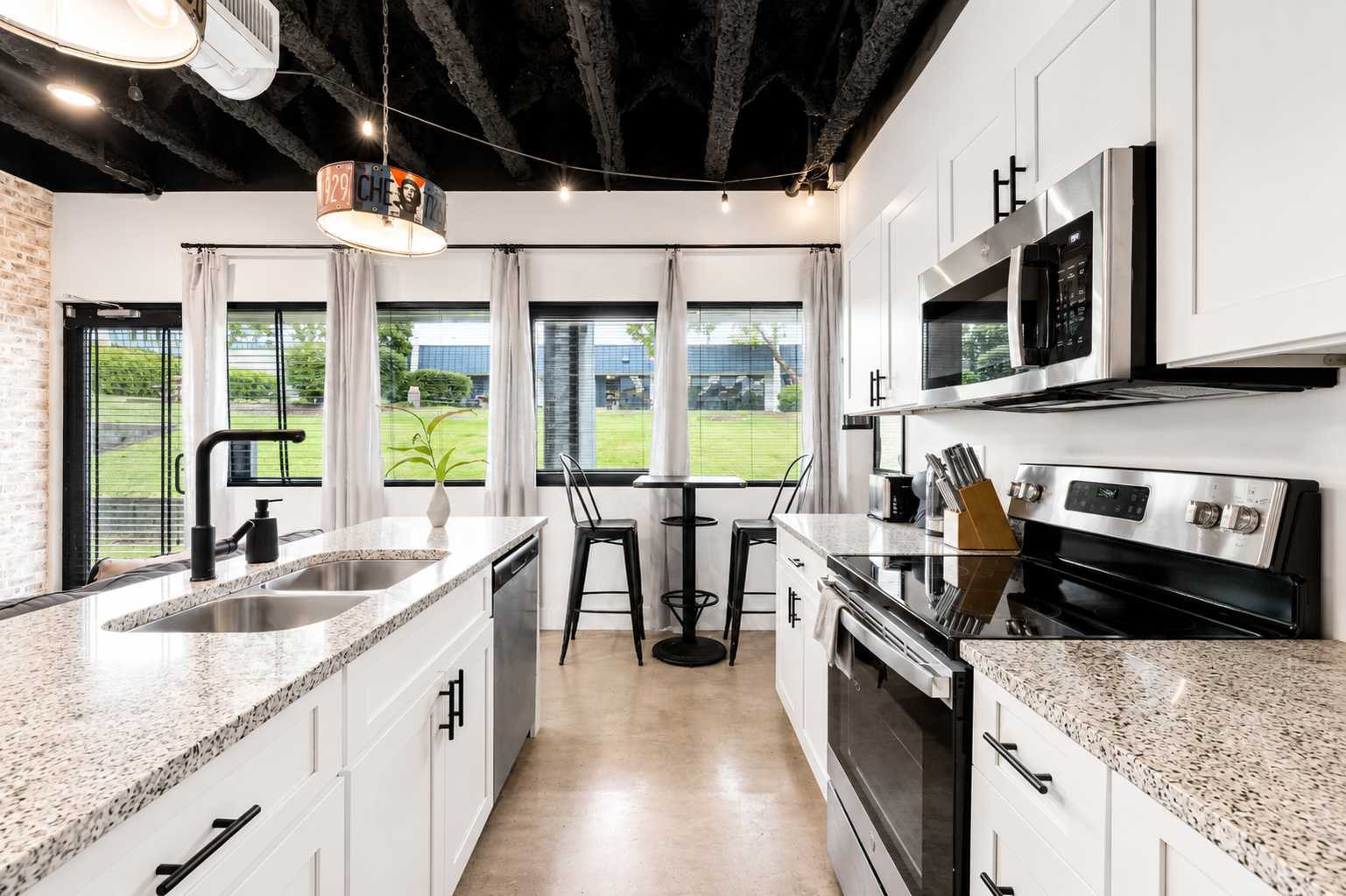Spacious Nashville apartment near Downtown & BNA!