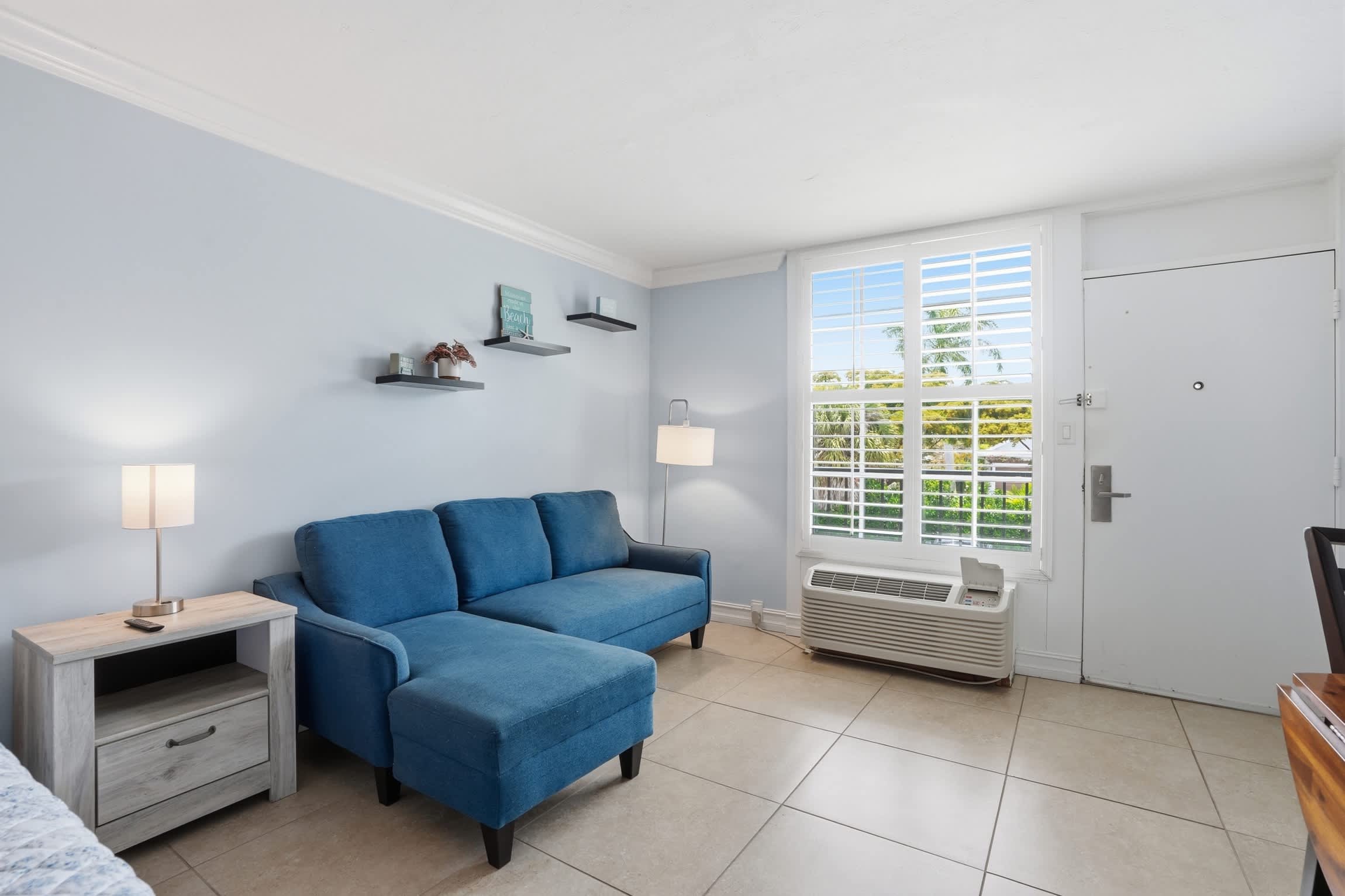 2nd Floor Efficiency Close to Beach and Downtown | Photo 7