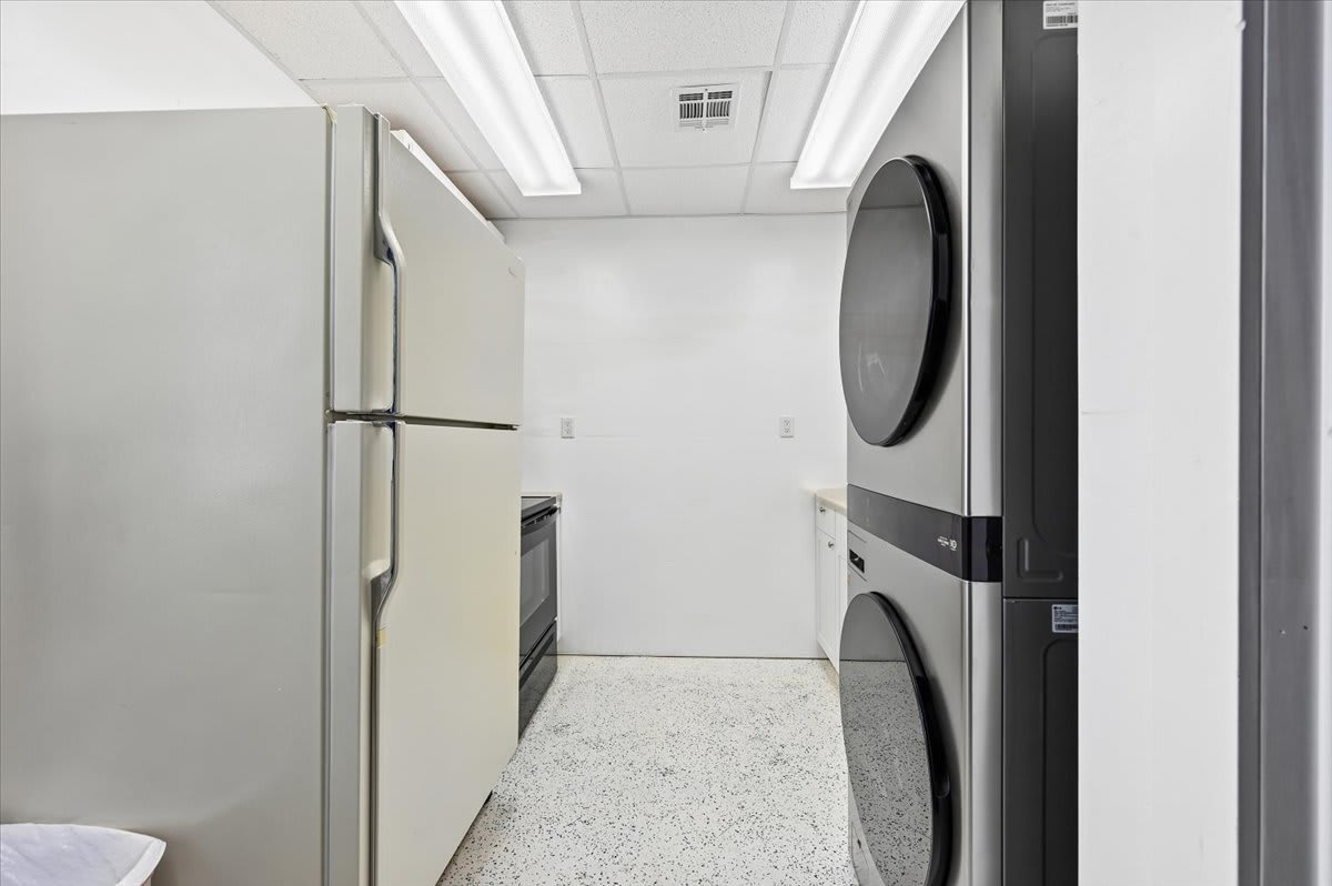 Additional Laundry room/ kitchen