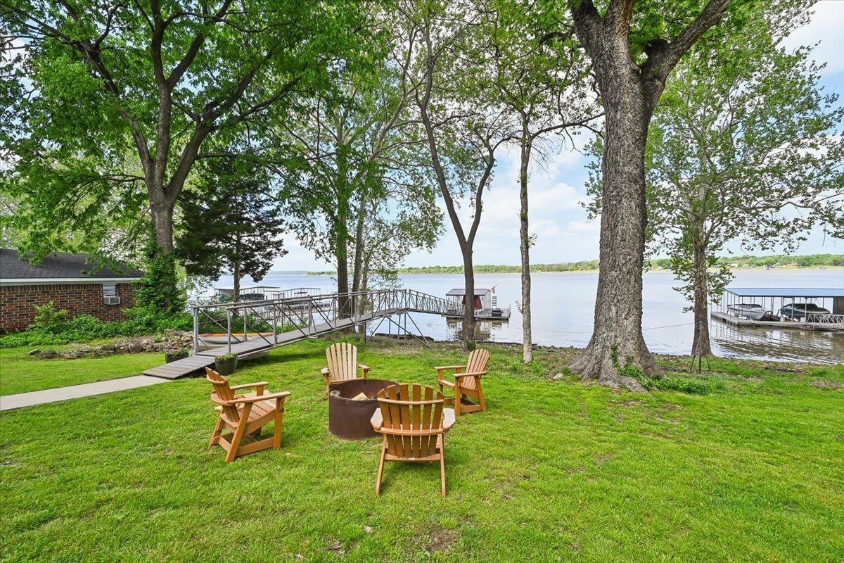 Backyard fire pit