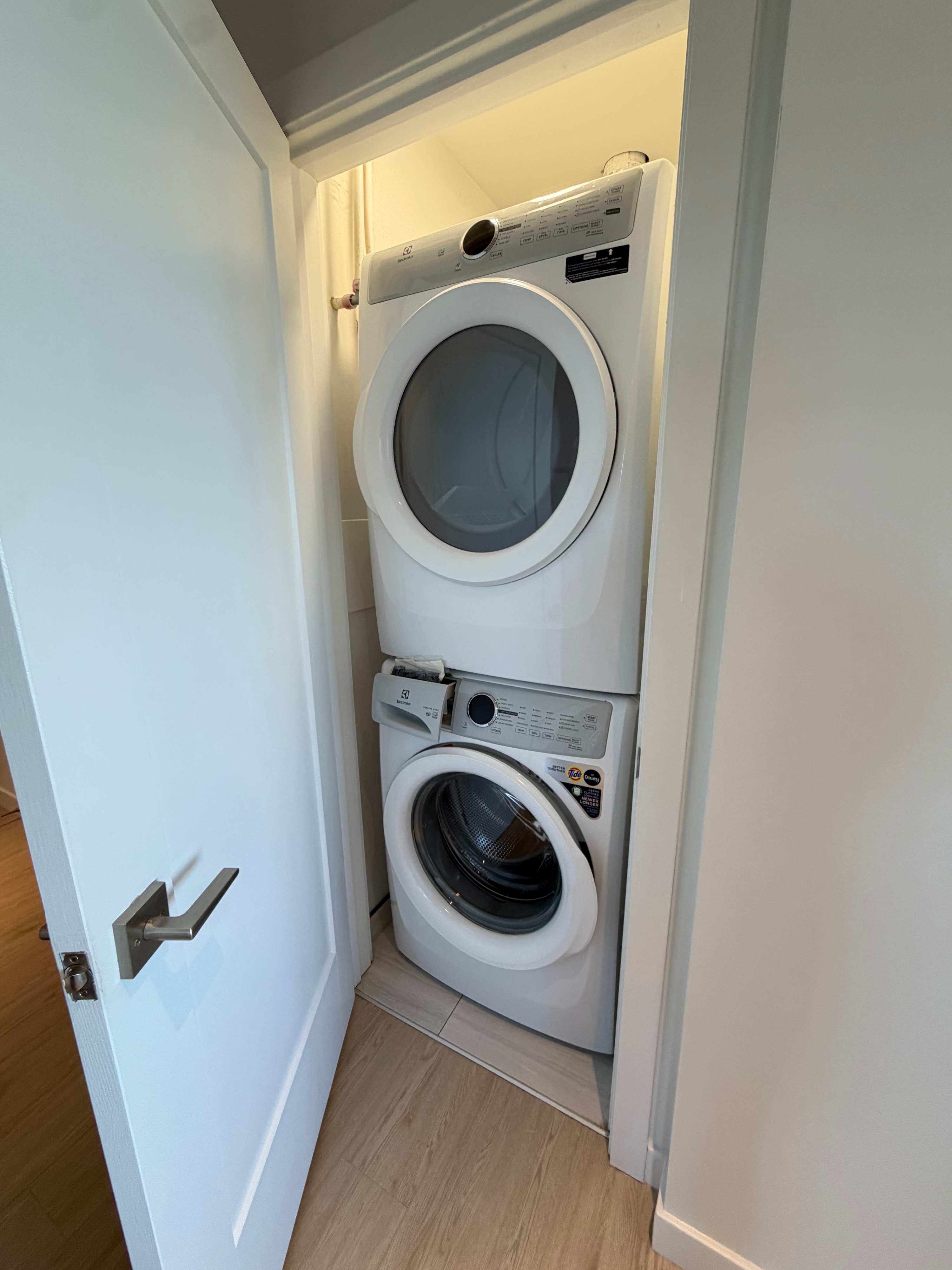 Waterview 2 BR / 2 Bath penthouse in Northend HFX.