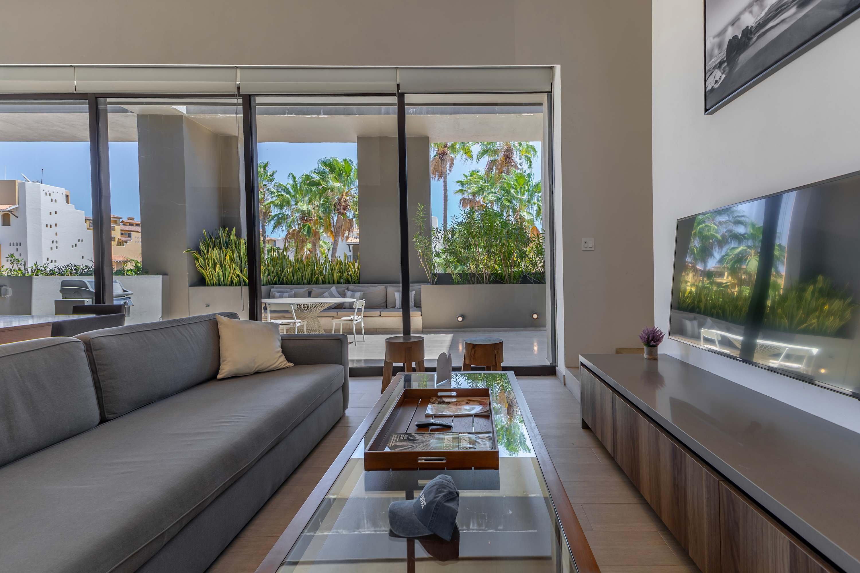 Capitalia | Paraiso Escape with Private Fitness