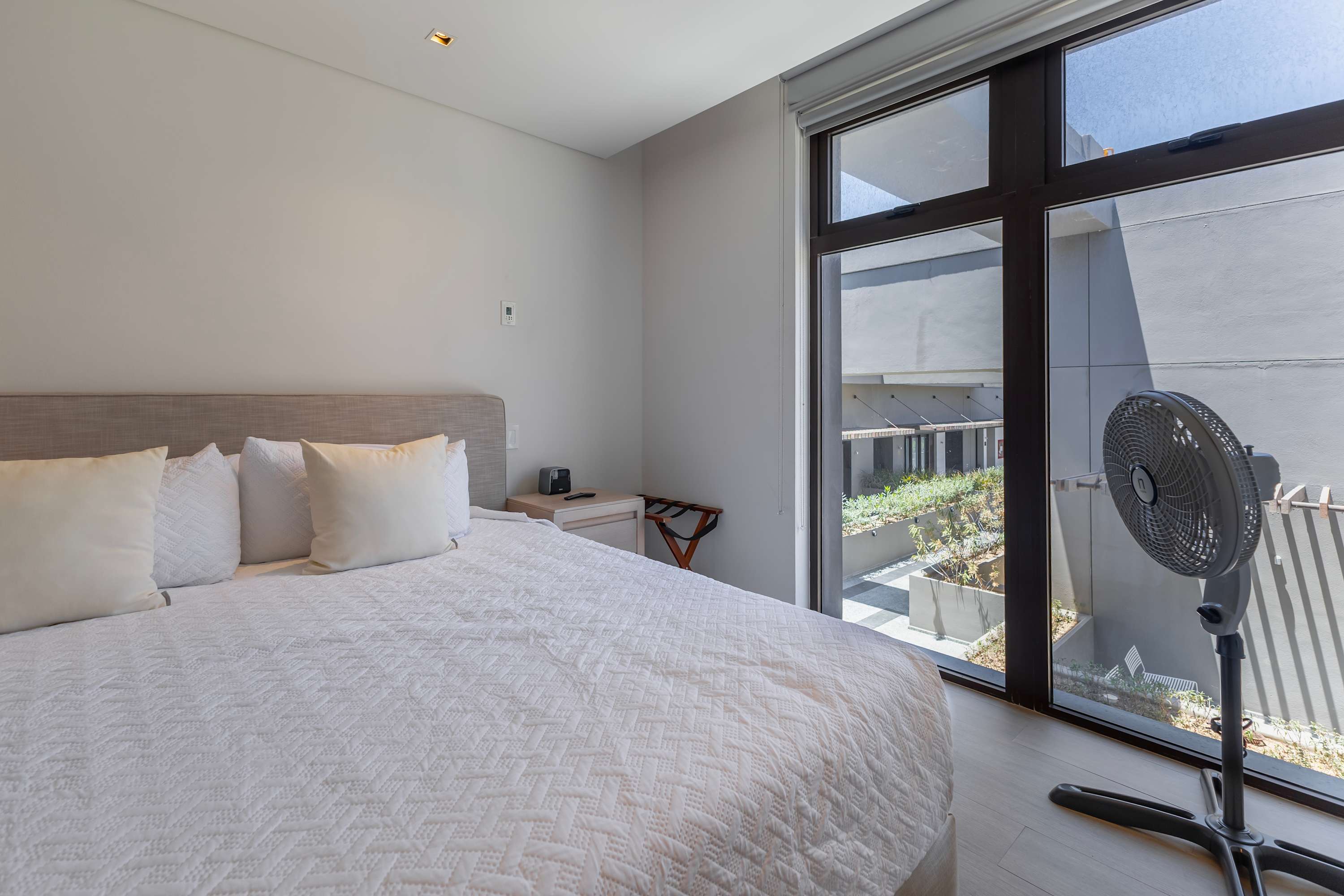 Capitalia | Paraiso Escape with Private Fitness