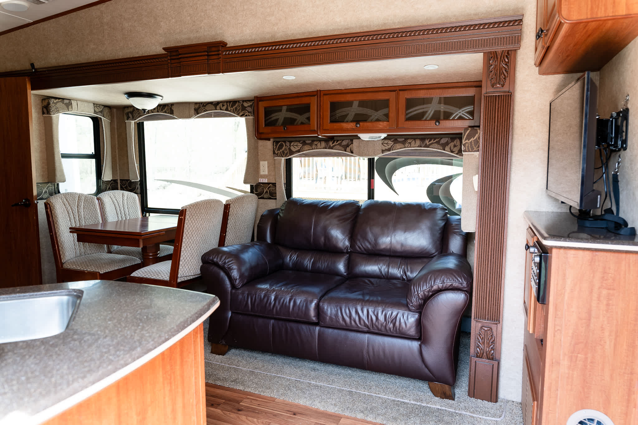 The Grand Riverhouse & Camper