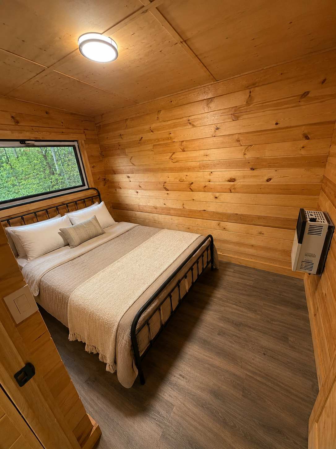 Lakefront RV Cottage in Parry Sound #205