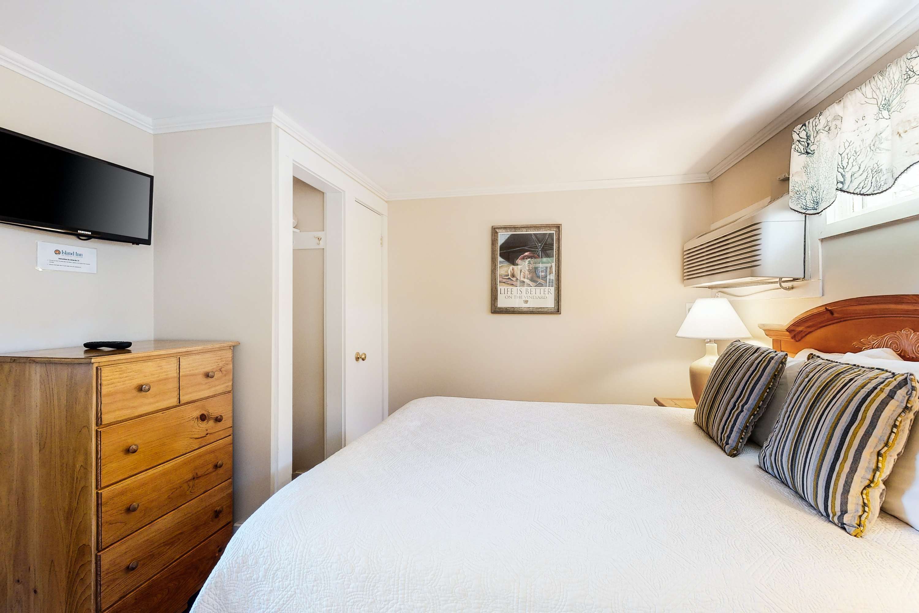 One Bedroom Condo in The Island Inn — Oak Bluffs, MA — vacation rental