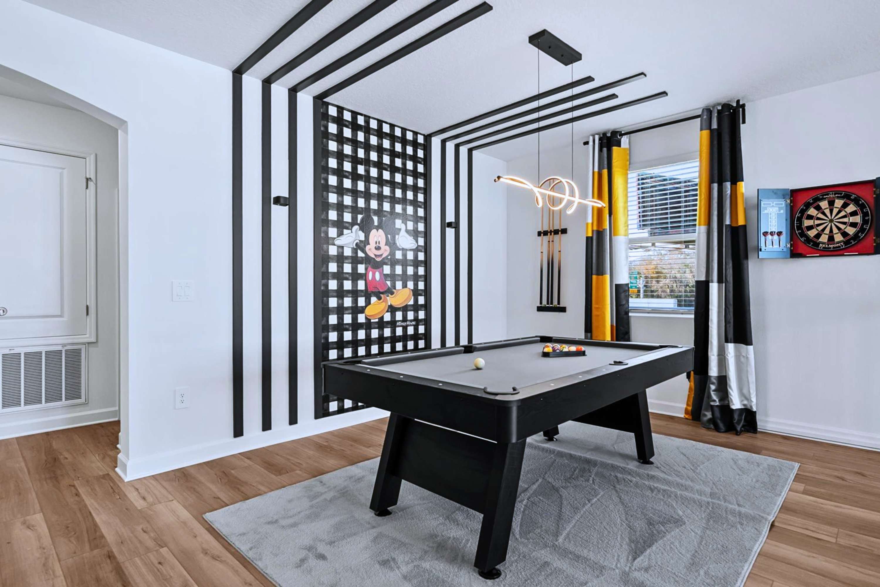 Entertainment game room – Pool table and arcade-style fun