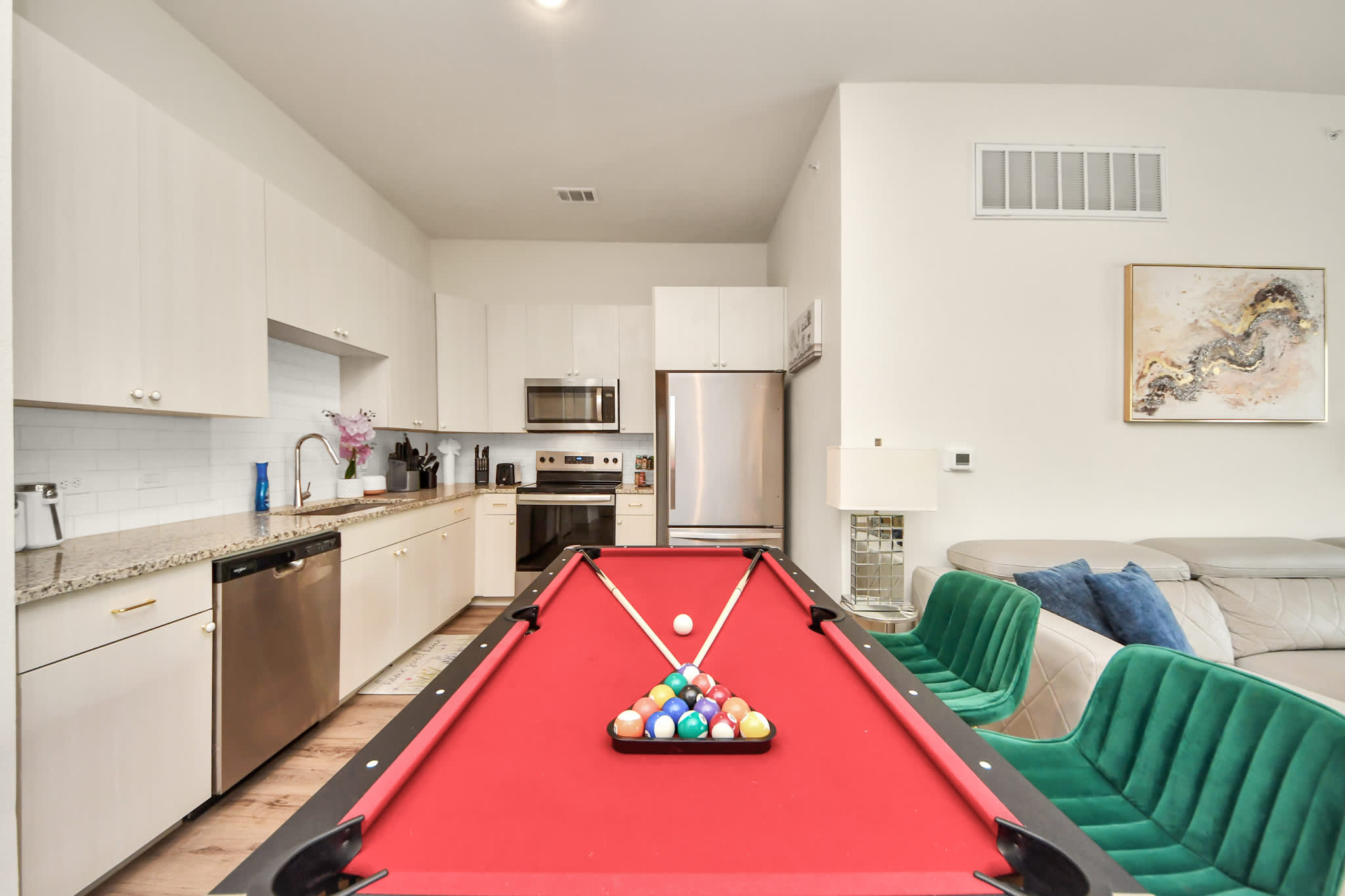 Houston luxury apartment Pool, gym, game room, and a rooftop deck! in Houston, TX