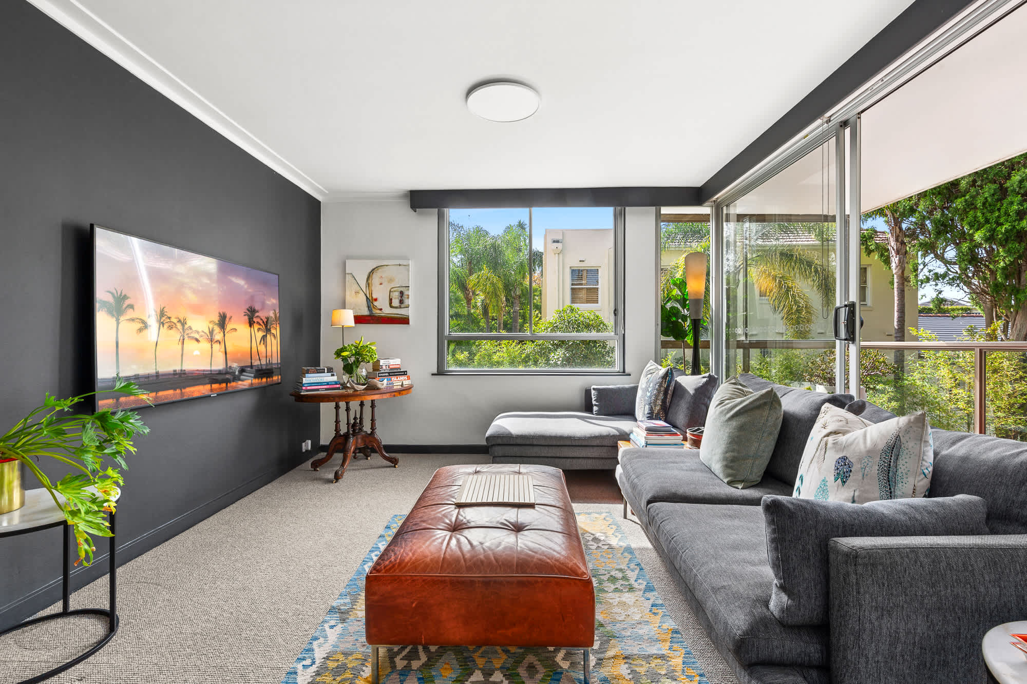 Cosy Darling Point apartment