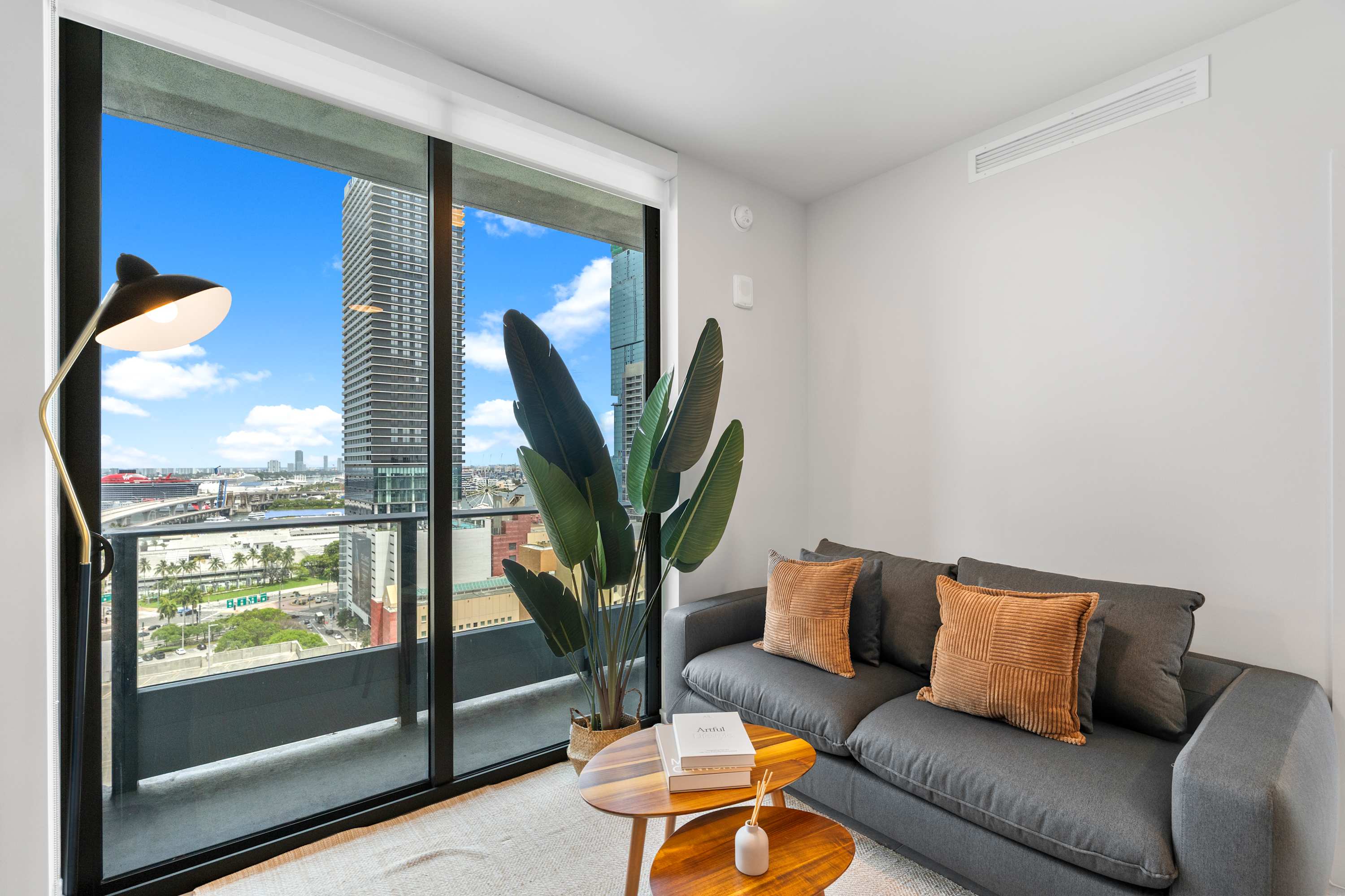 Near FIFA Fan Fest | Chic 1BR | Pool  & Hot Tub