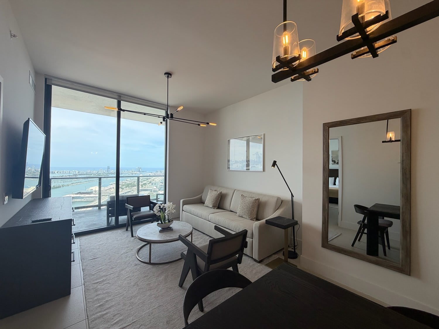 Direct Views Bayfront Condo - Near Kaseya Center
