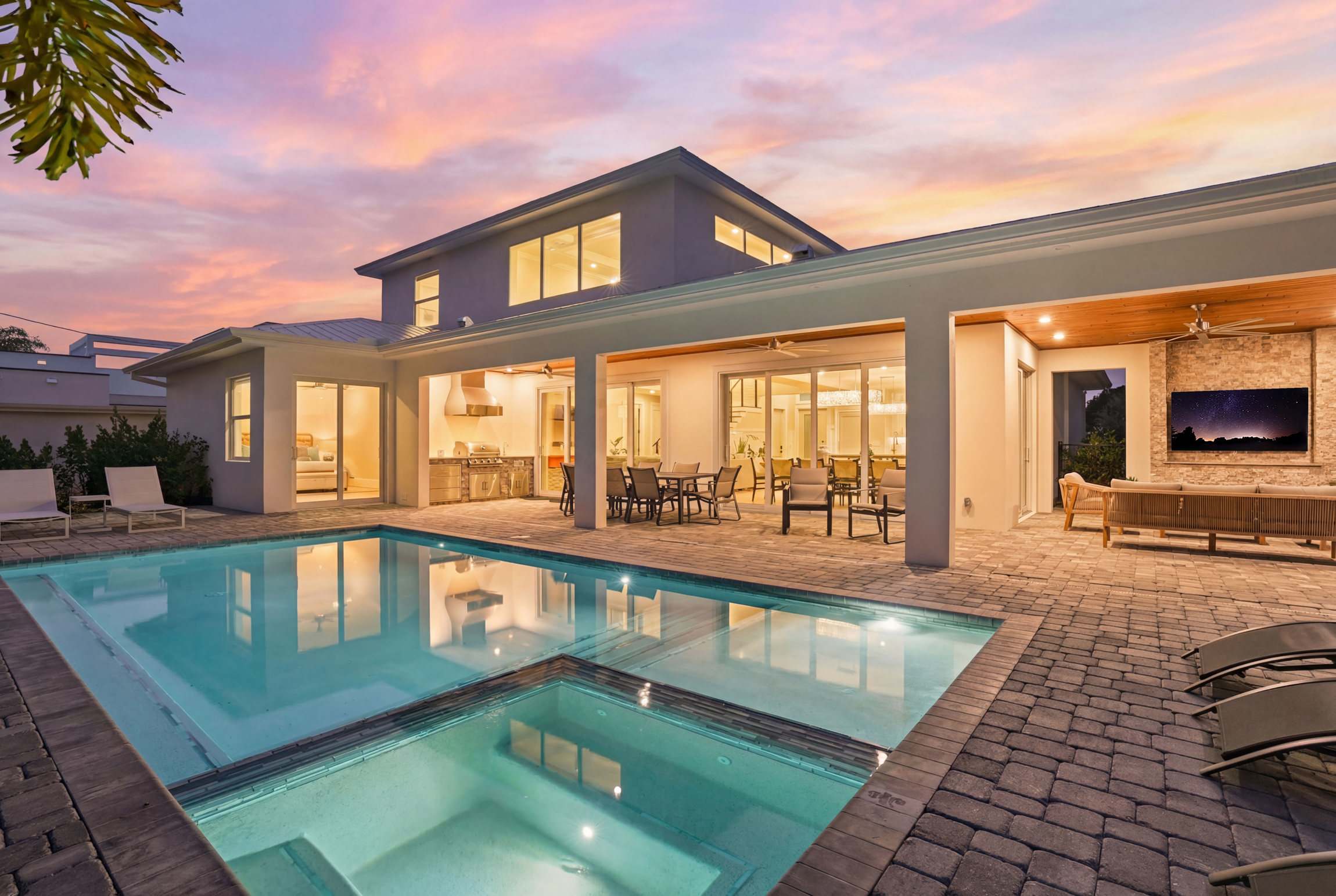 Central Naples Luxury Pool Spa and Prime Location | Photo 64