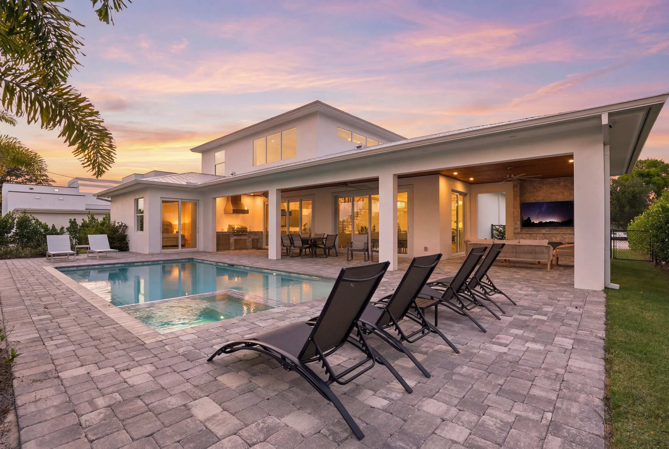 Central Naples Luxury Pool Spa and Prime Location | Photo 68