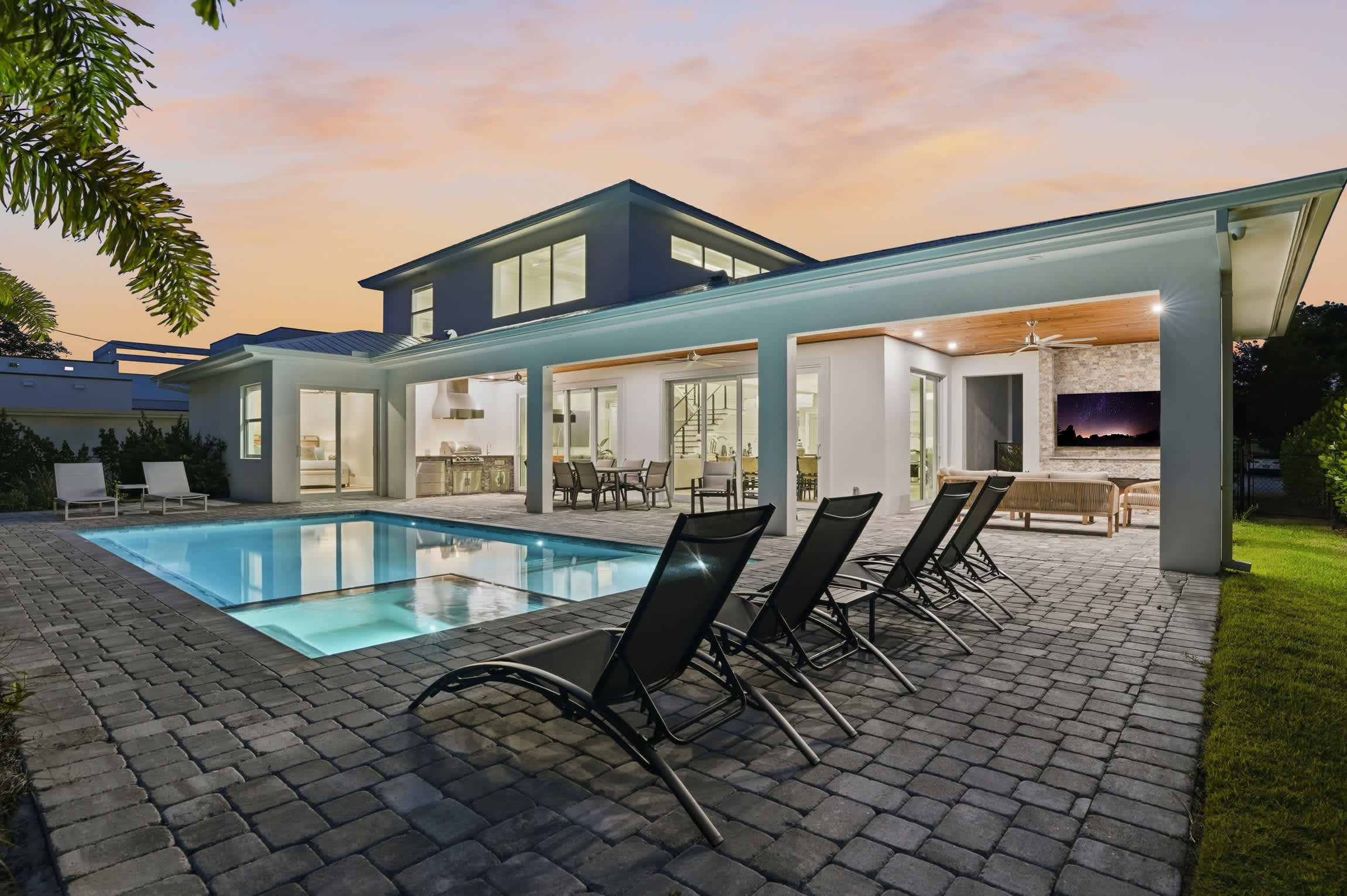 Central Naples Luxury Pool Spa and Prime Location | Photo 69