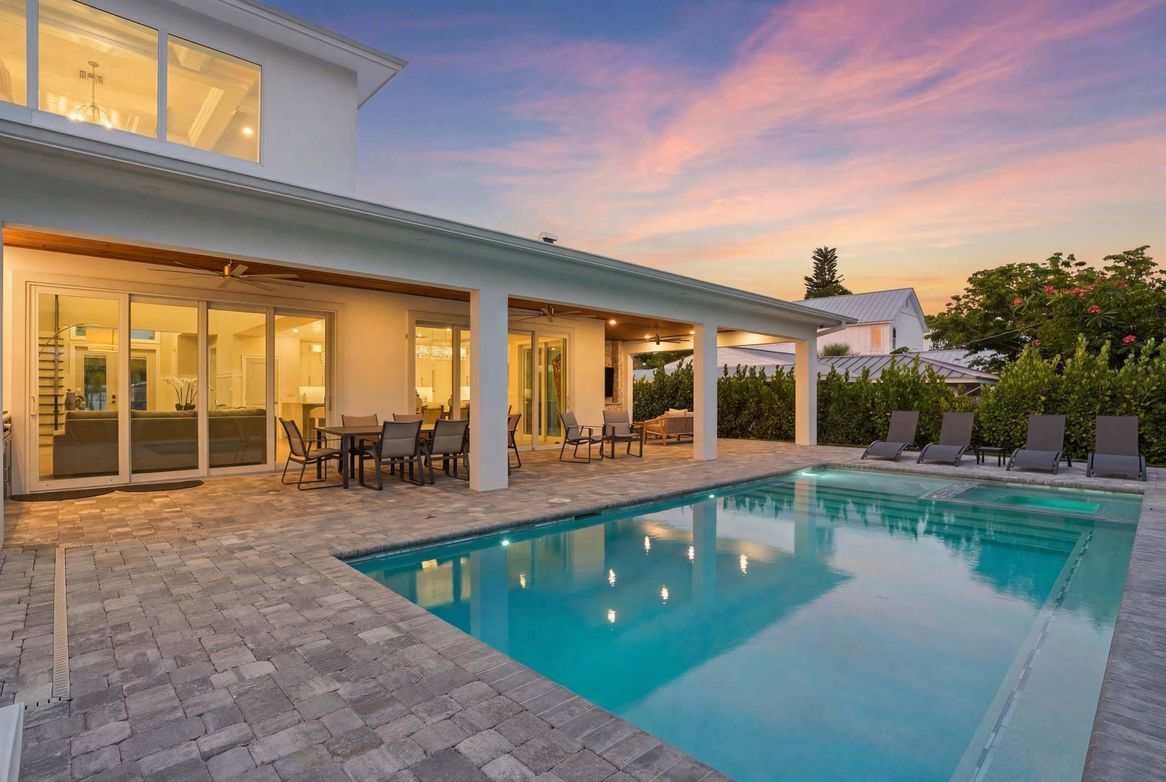 Central Naples Luxury Pool Spa and Prime Location | Photo 55