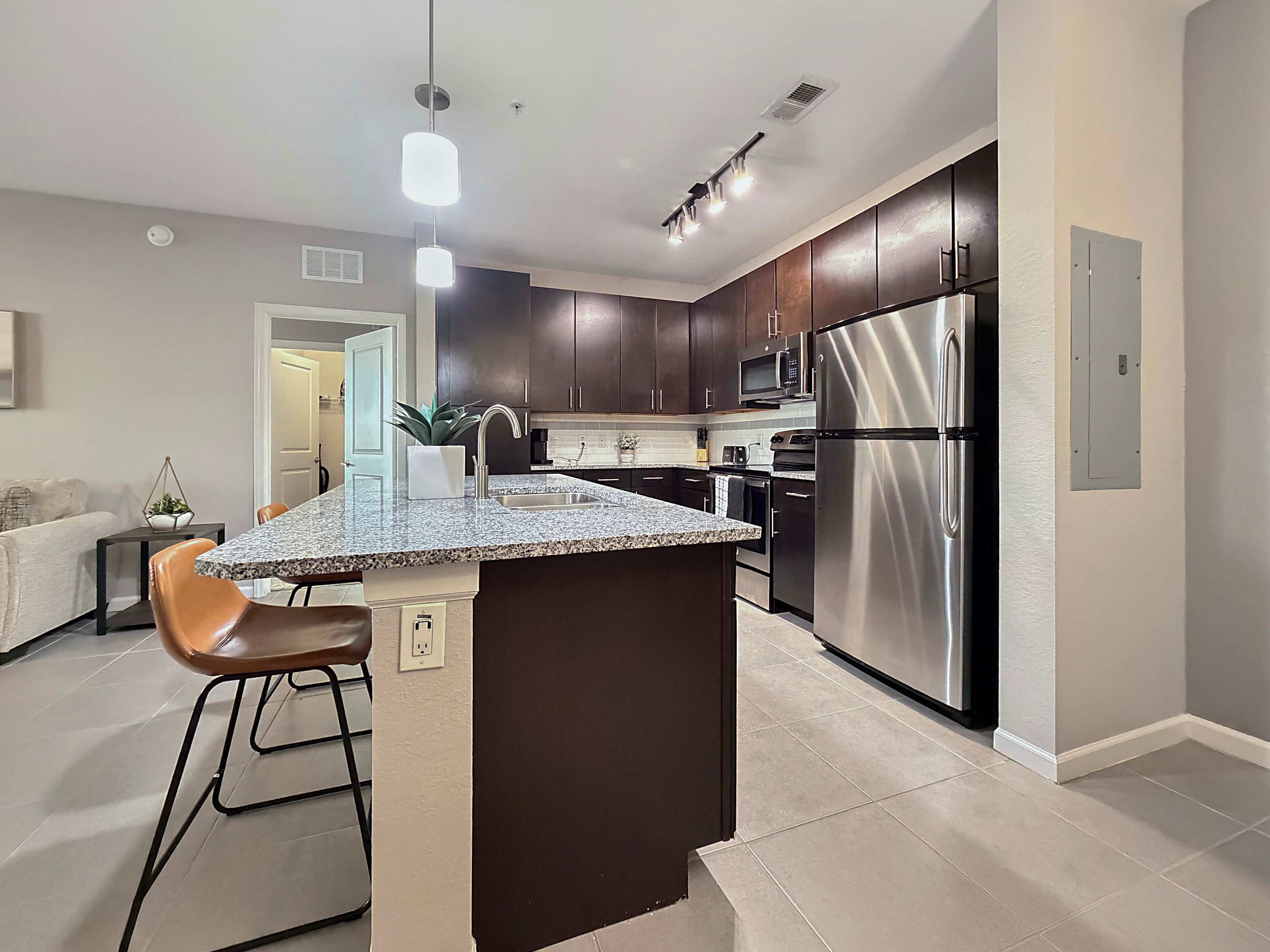 Contemporary Comfort in Prime Location