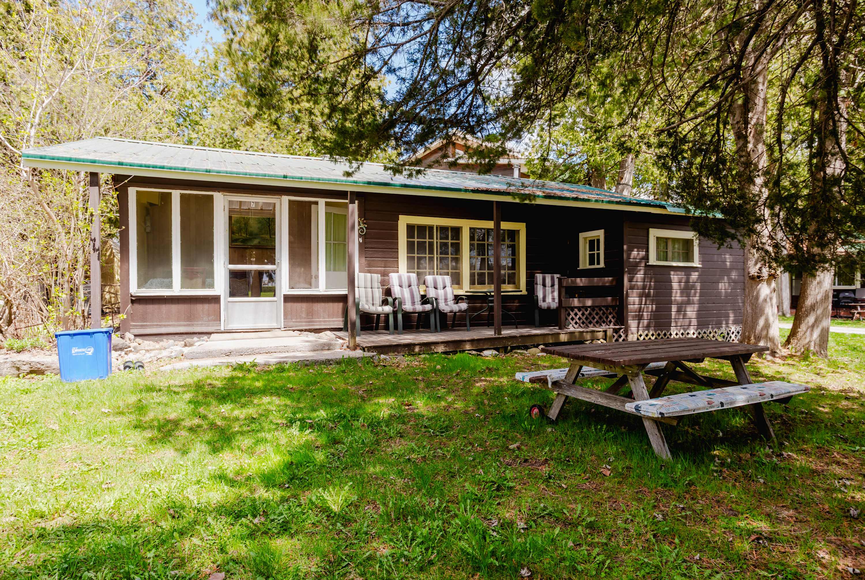 3-Bedroom Cottage #7 - Ambleside / BBQ and Beach