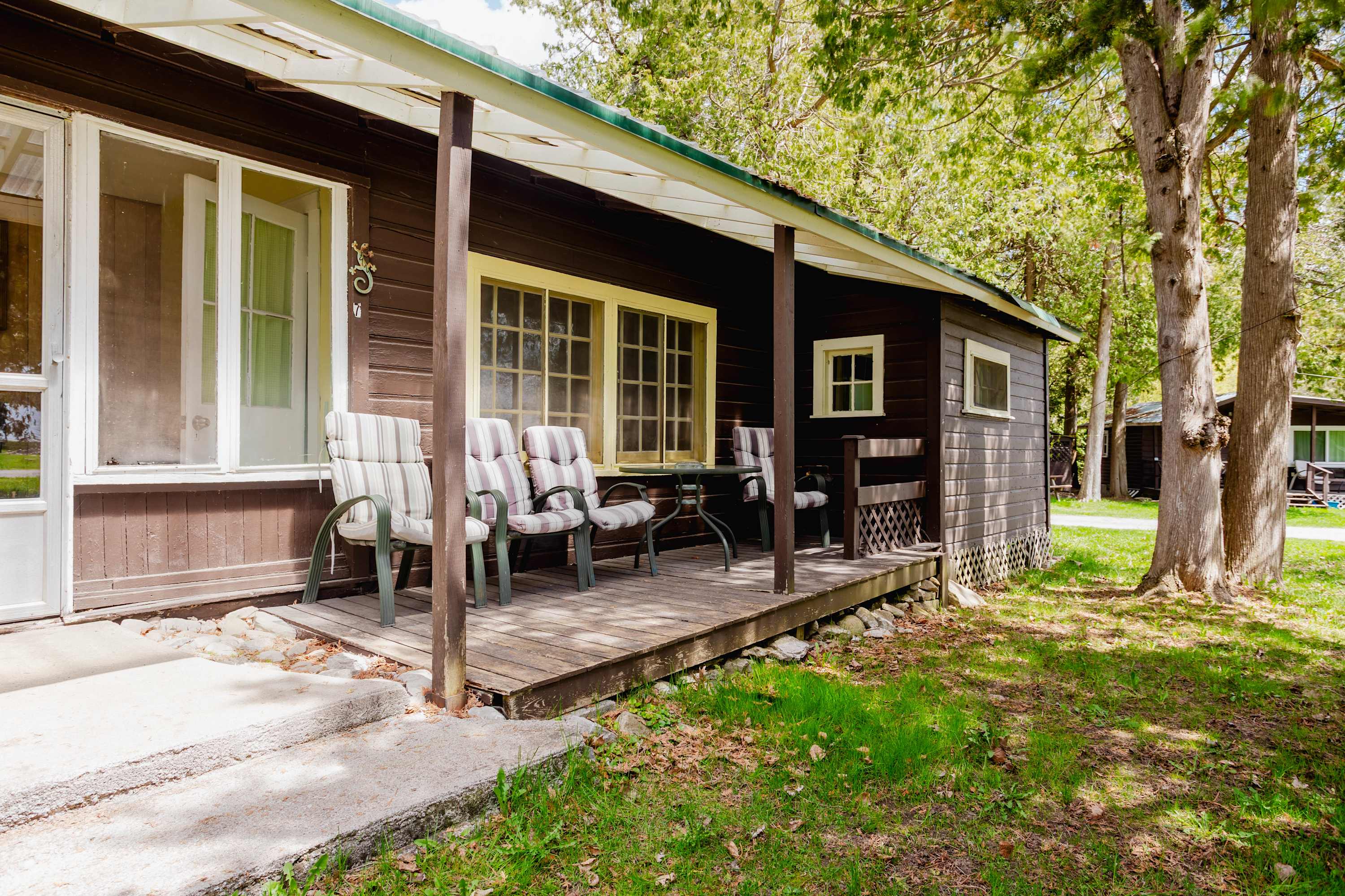 3-Bedroom Cottage #7 - Ambleside / BBQ and Beach