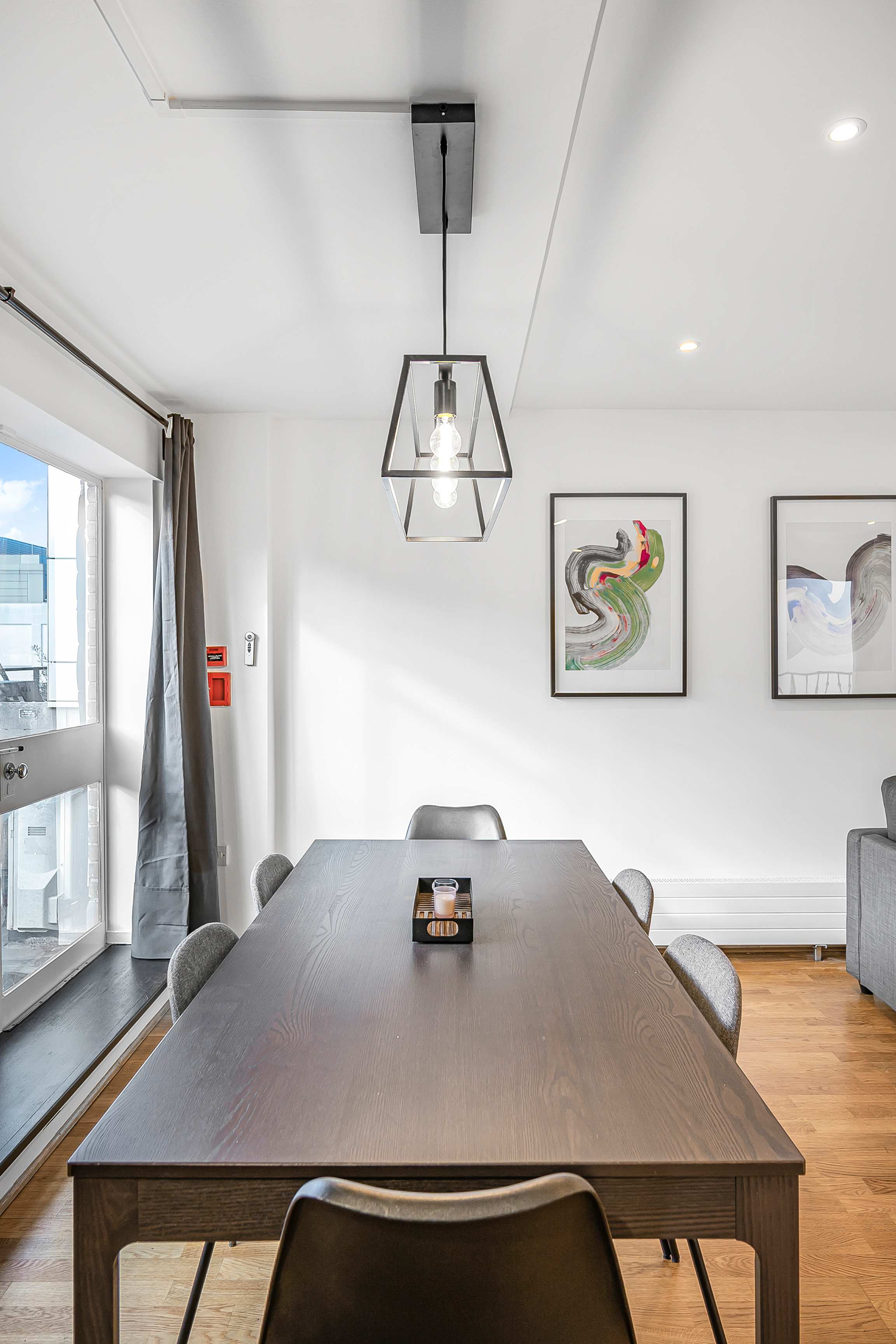 Central 2-Bed Flat | Terrace + AC | Sleeps 6 in Berners Street, 6 W1T - Property image 7 - VivreStays