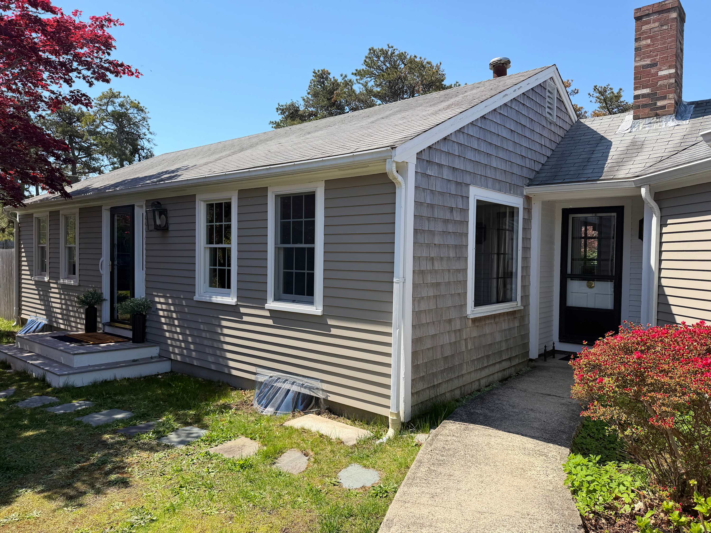 Start your vacation at this classic Cape Cod home