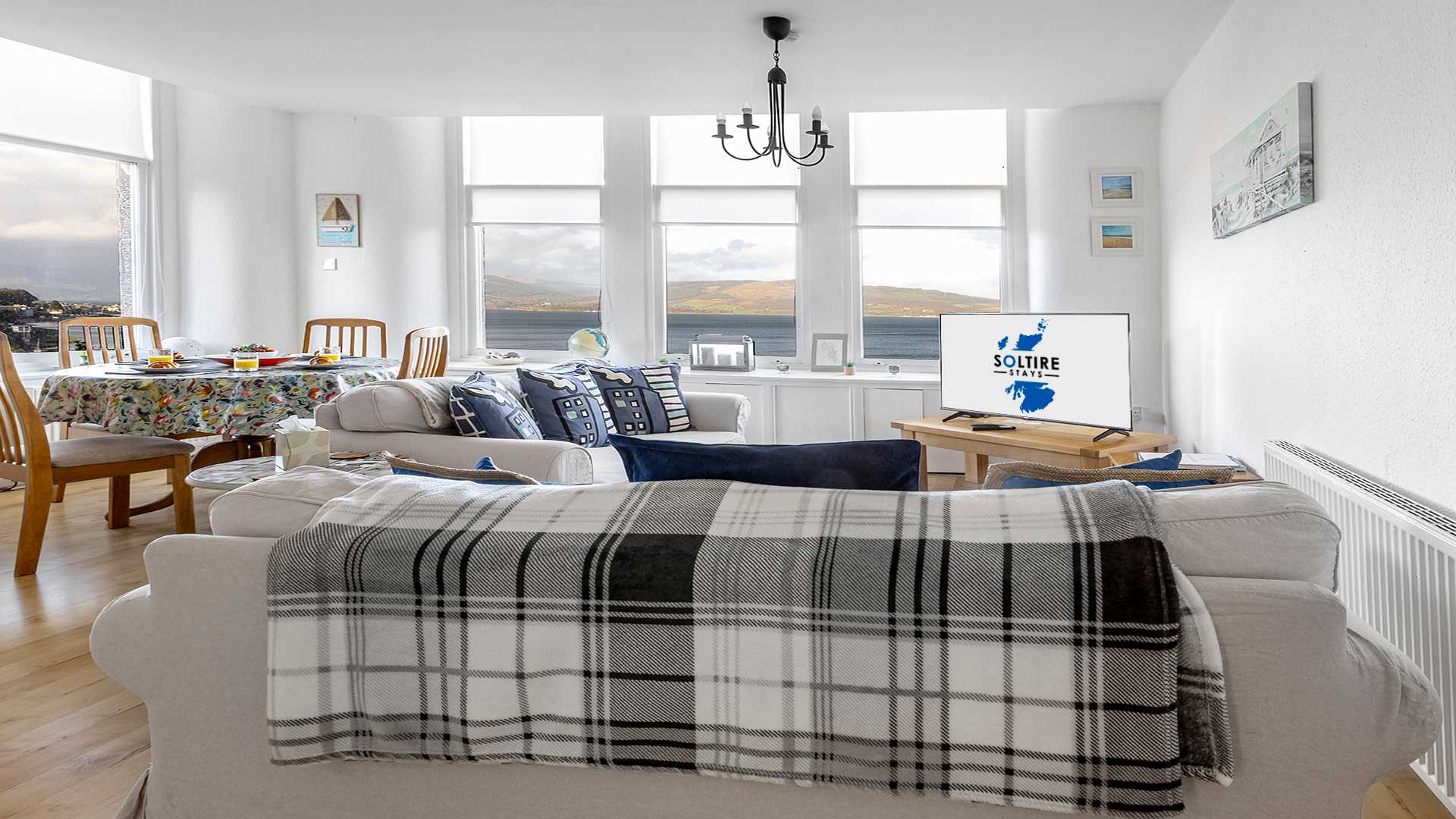 View Panoramic Sea View Apartment in Rothesay Bay in First Floor Right, Academy Apartments, Academy Road PA20 0BG Panoramic Sea View Apartment in Rothesay Bay in First Floor Right, Academy Apartments, Academy Road PA20 0BG - Property image 4 - VivreStays