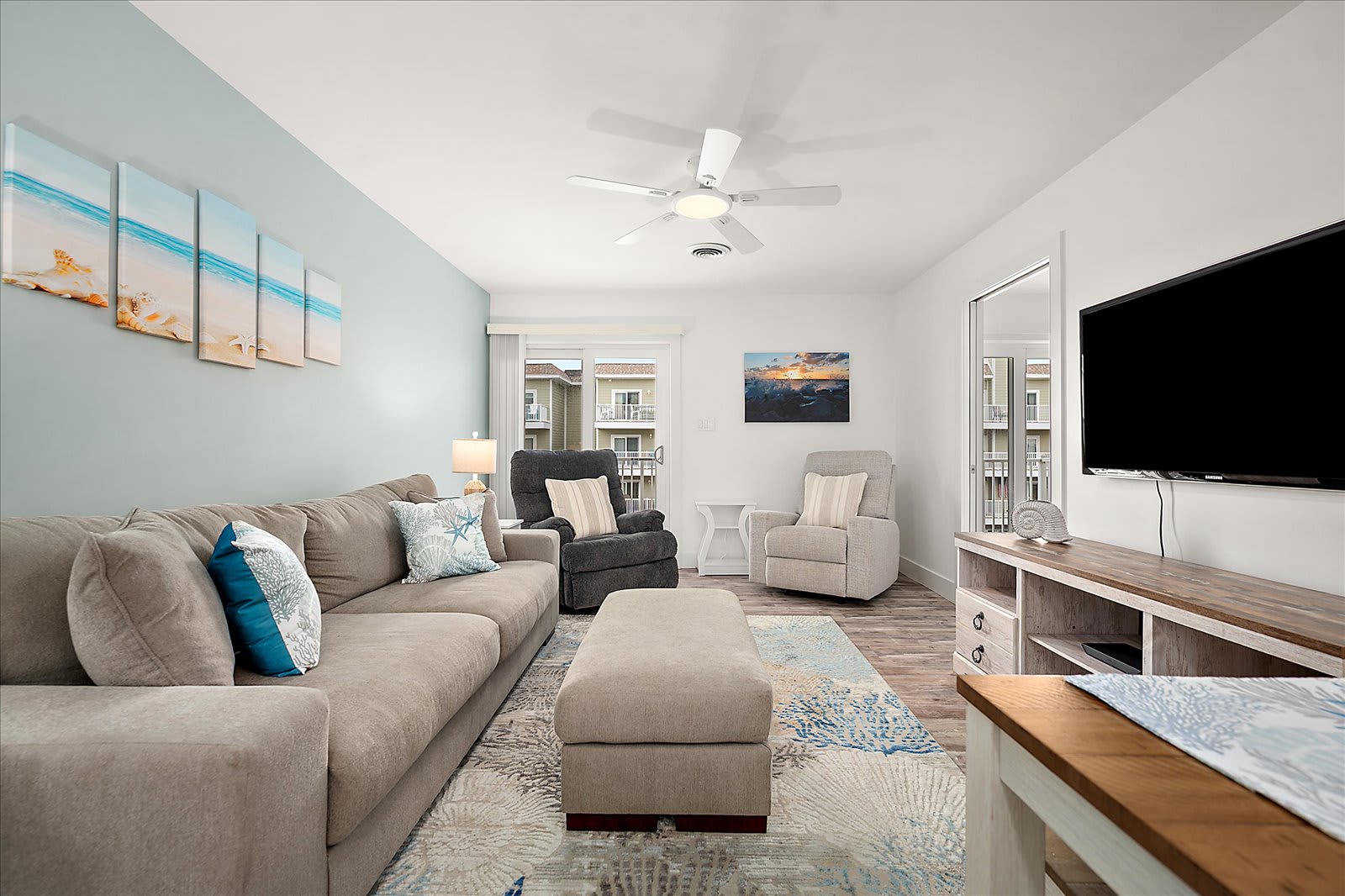 Bayview Condo with Pool and Short Walk to Beach | Photo 2