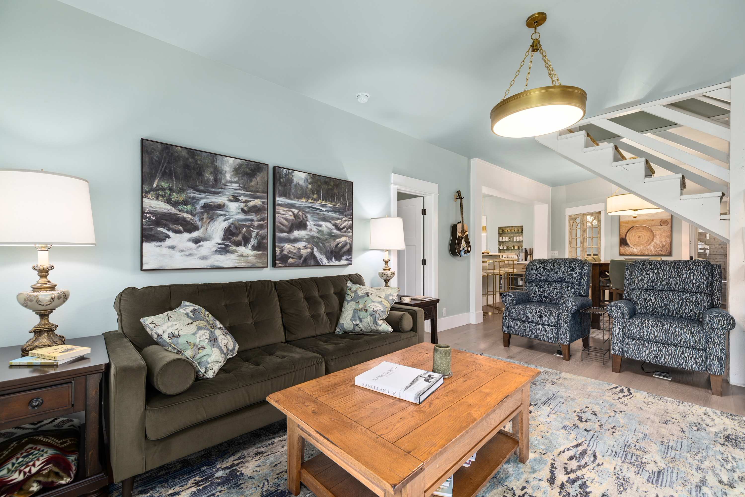 PLATTinum Haven, In town 3 bedroom 3 bathrooms with hot tub