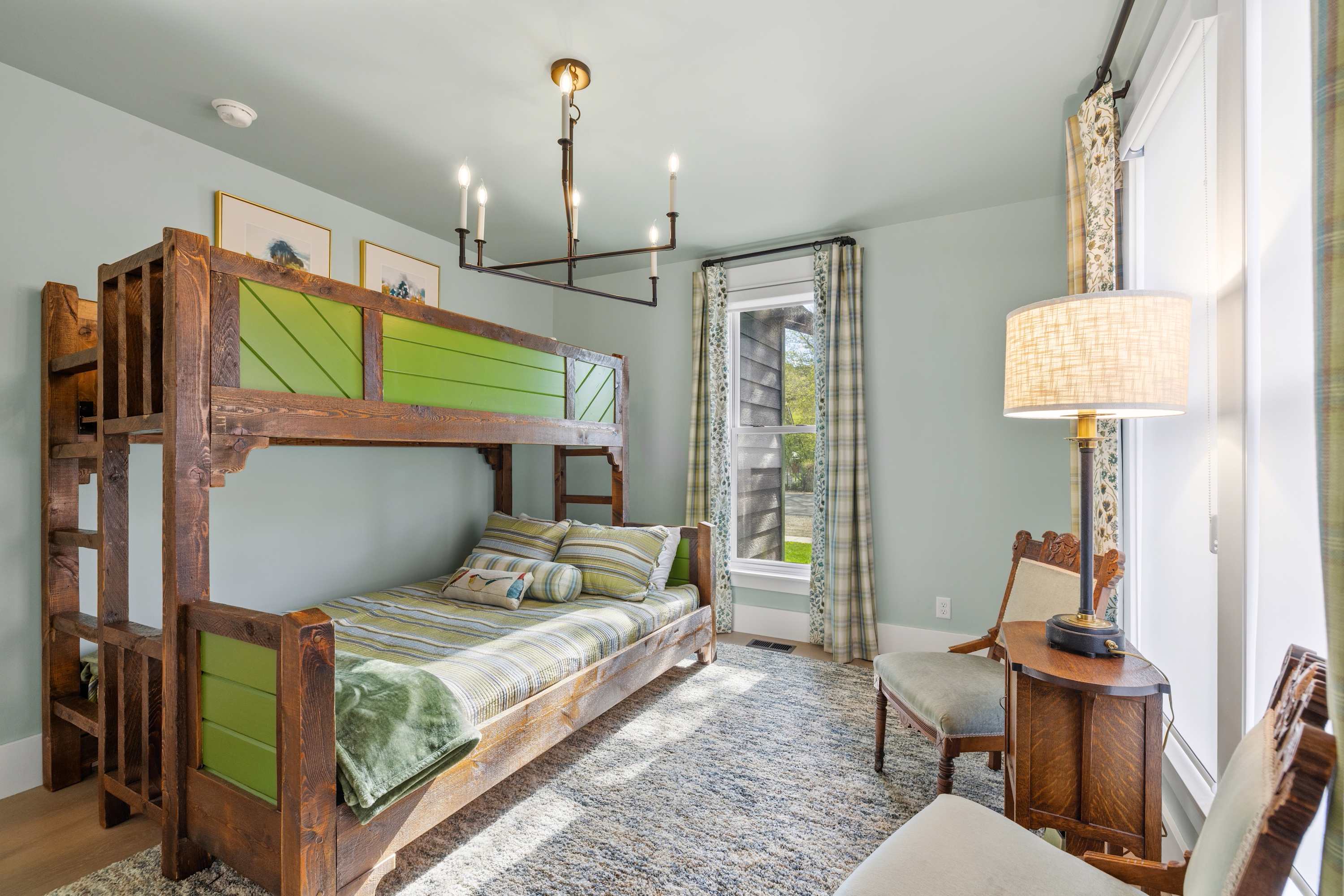 PLATTinum Haven, In town 3 bedroom 3 bathrooms with hot tub