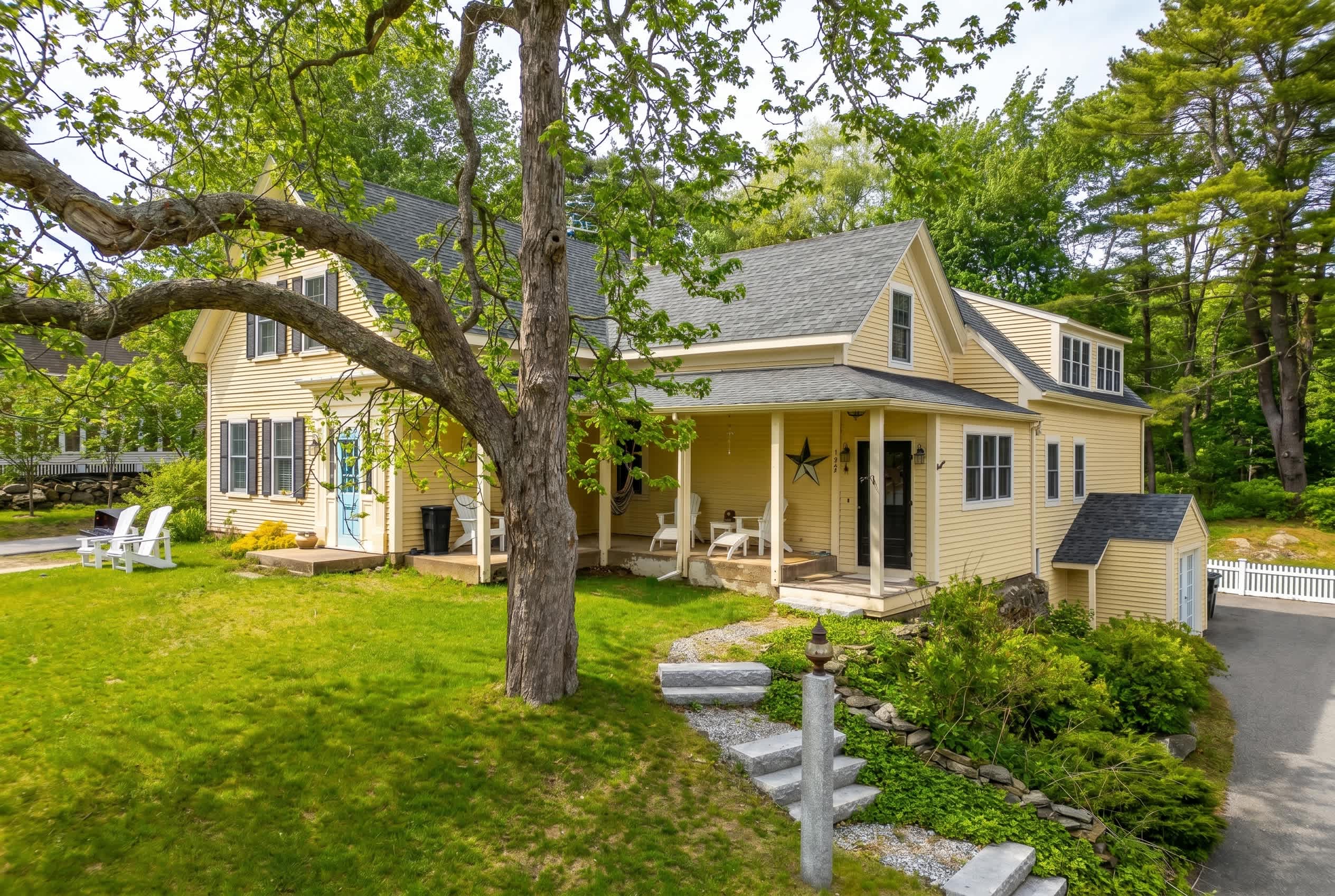 Porch & Porpoise – Cozy Retreat