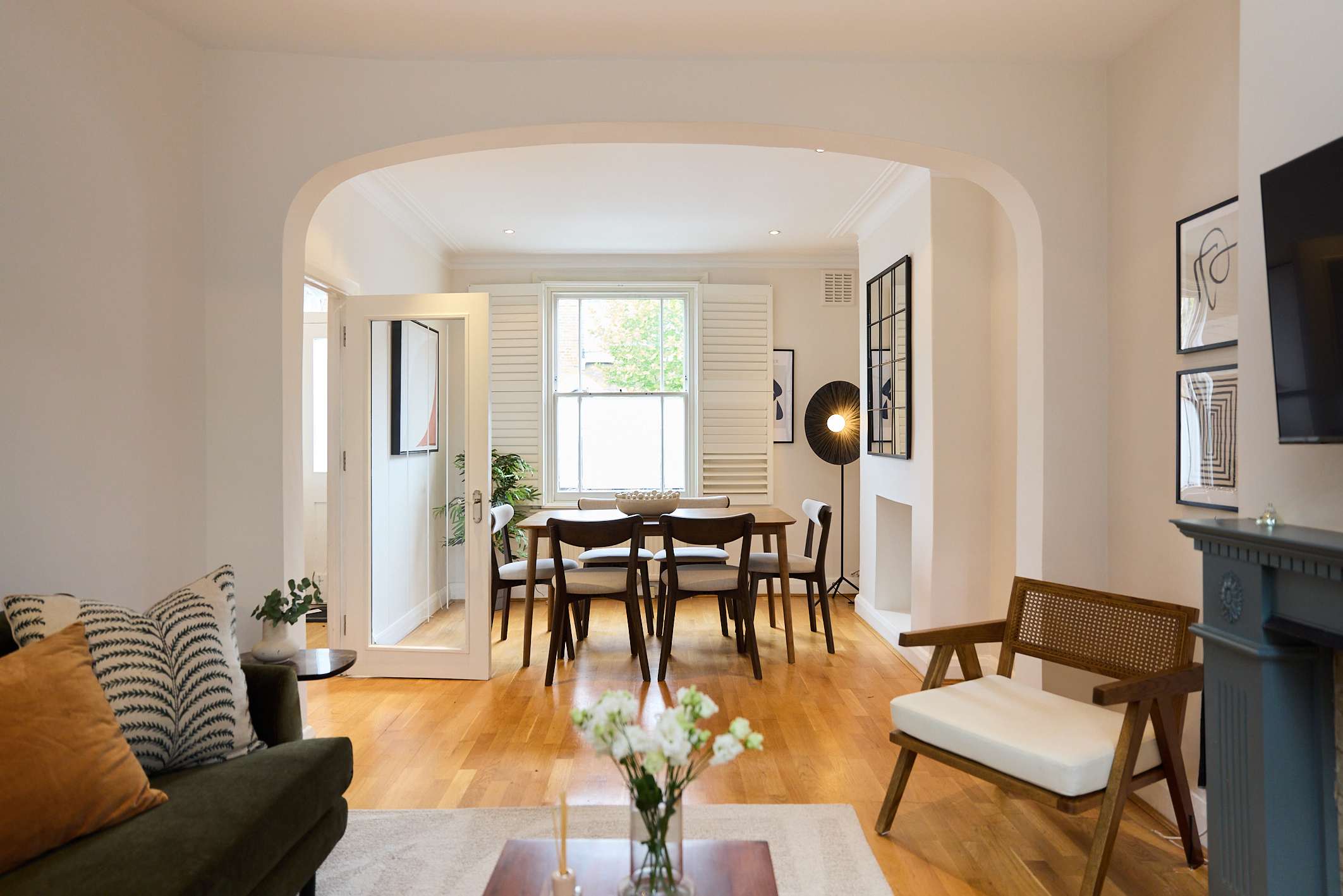 The Courtyard & Eaves House - Queen's Park in Huxley Street 40 W10 4QQ - Property image 10 - VivreStays