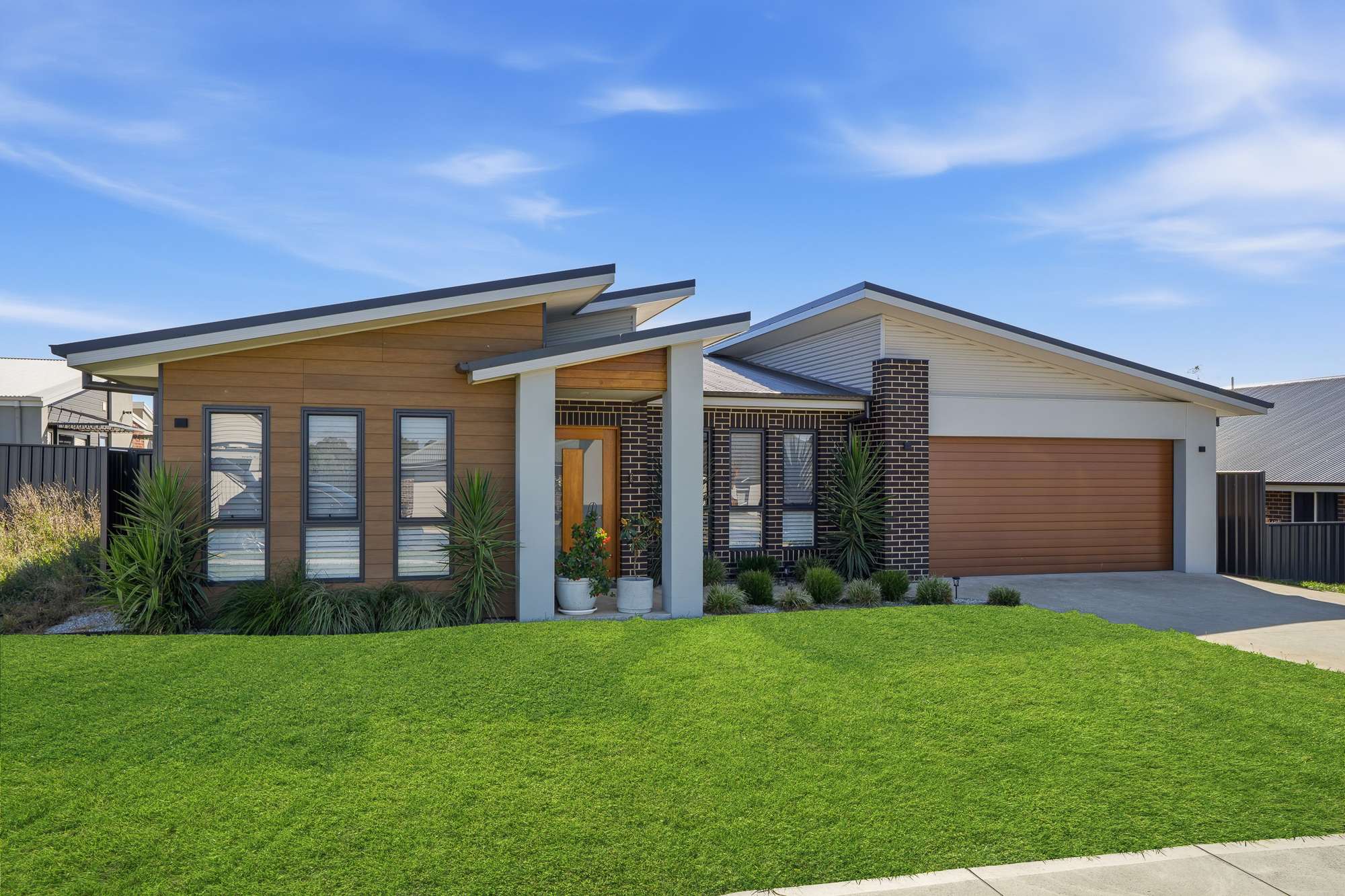 Lovely Lappin - 4 Bed, 2 Bath Family Home — Orange, New South Wales — vacation rental