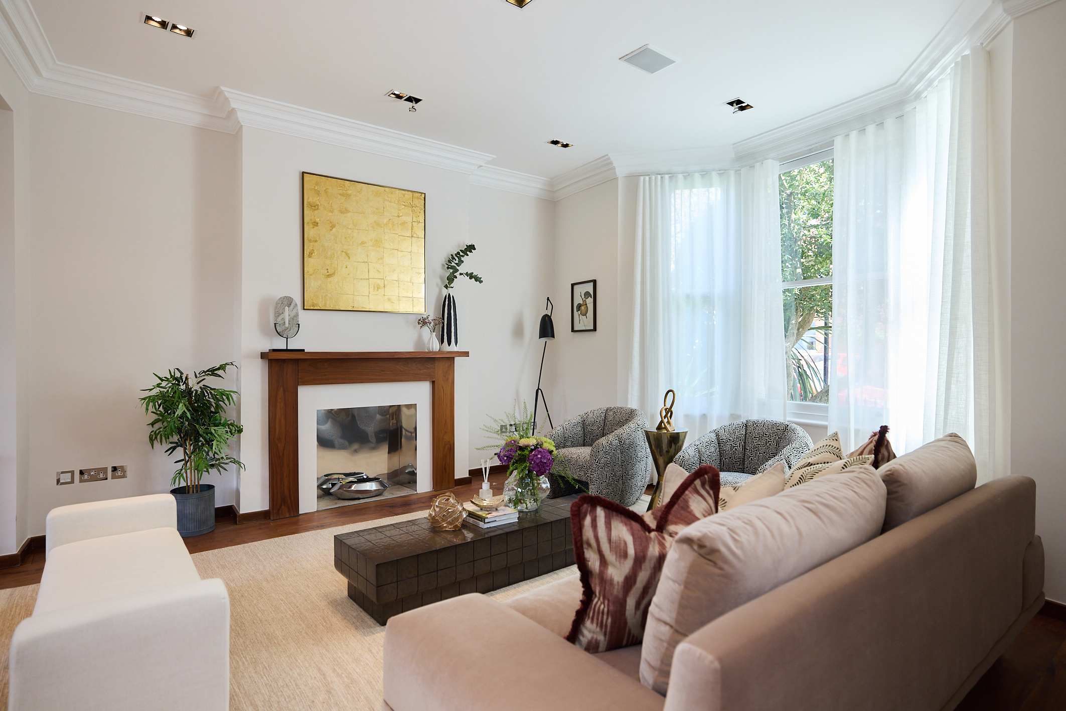 A Study in Timber & Glass by Abbey Road in Hamilton Gardens 26 NW8 9PU - Property image 2 - VivreStays